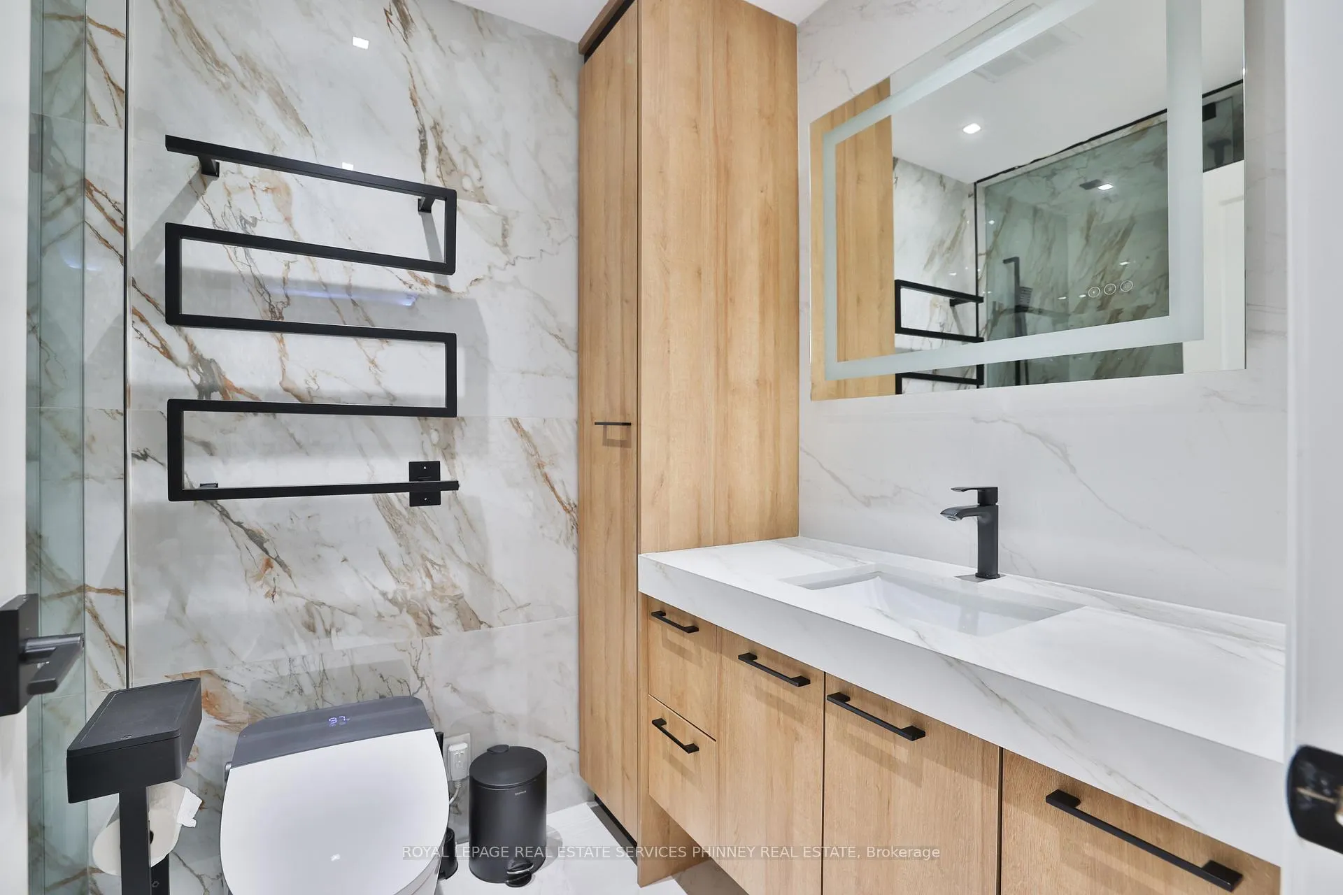 Photo 16 of Unit 904, 1477 Lakeshore Road, Burlington, Brant — HOMEH
