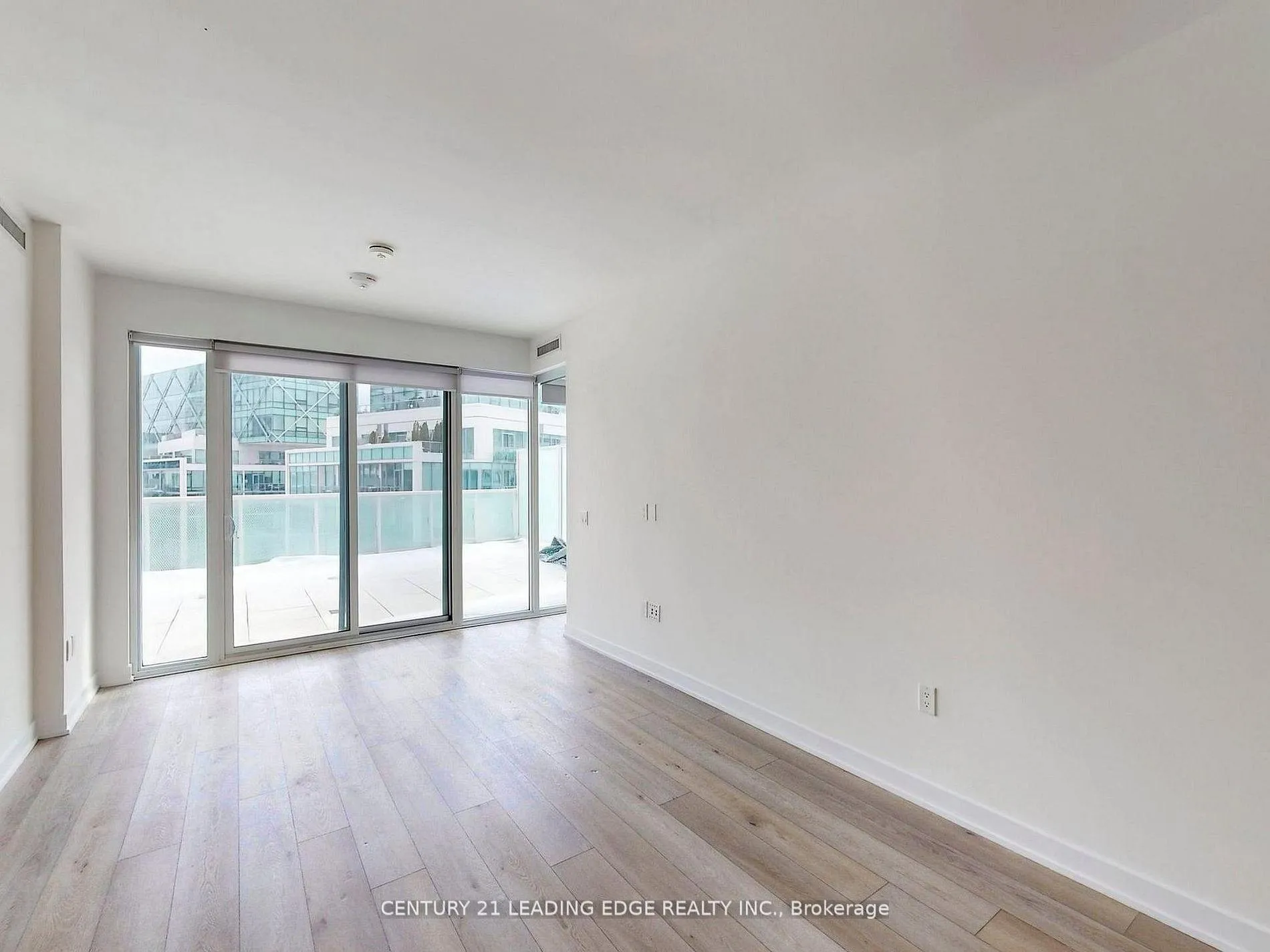 Photo 3 of Unit 1002, 15 Queens Quay E, Toronto, Waterfront Communities — HOMEH