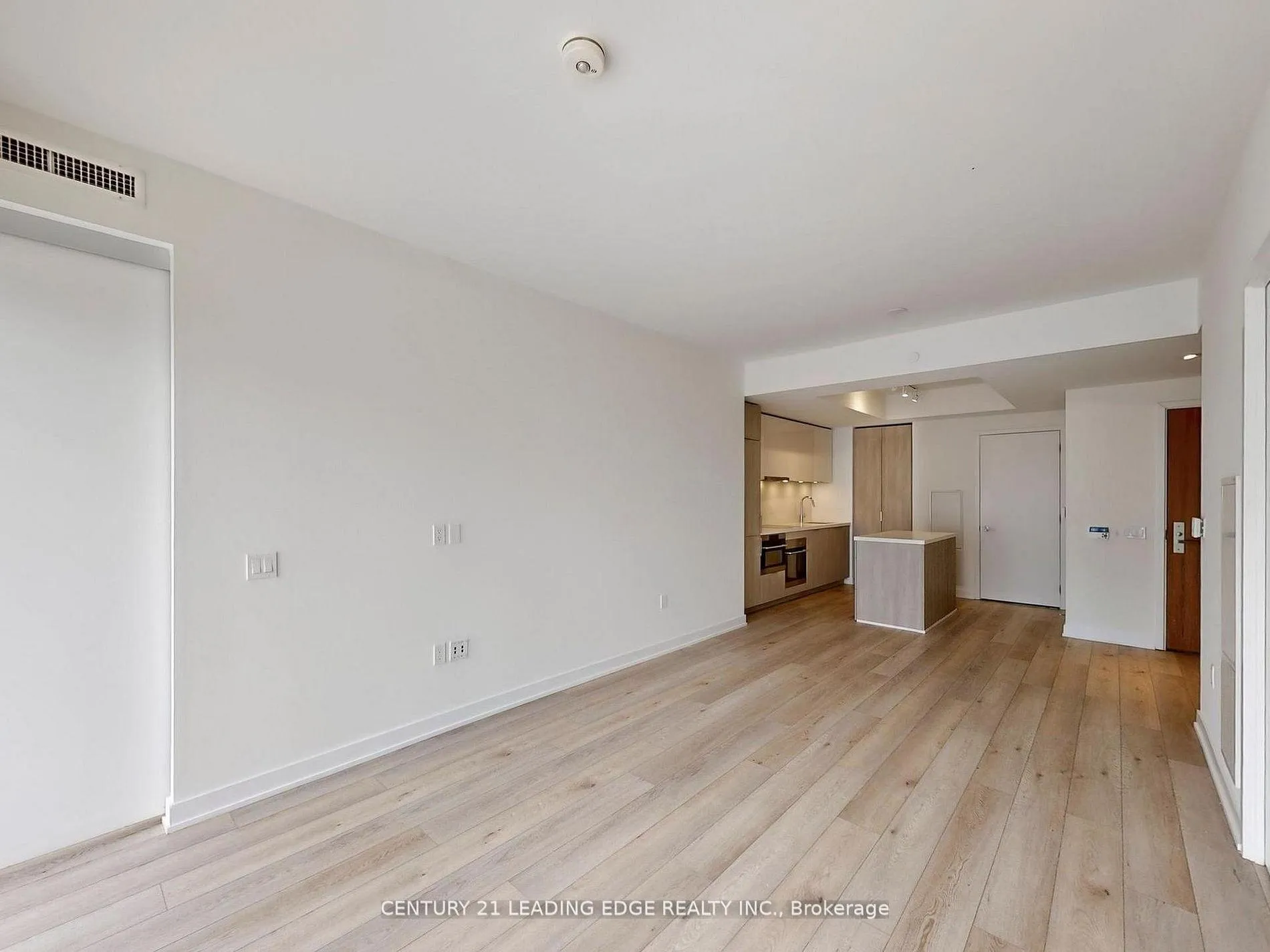 Photo 6 of Unit 1002, 15 Queens Quay E, Toronto, Waterfront Communities — HOMEH