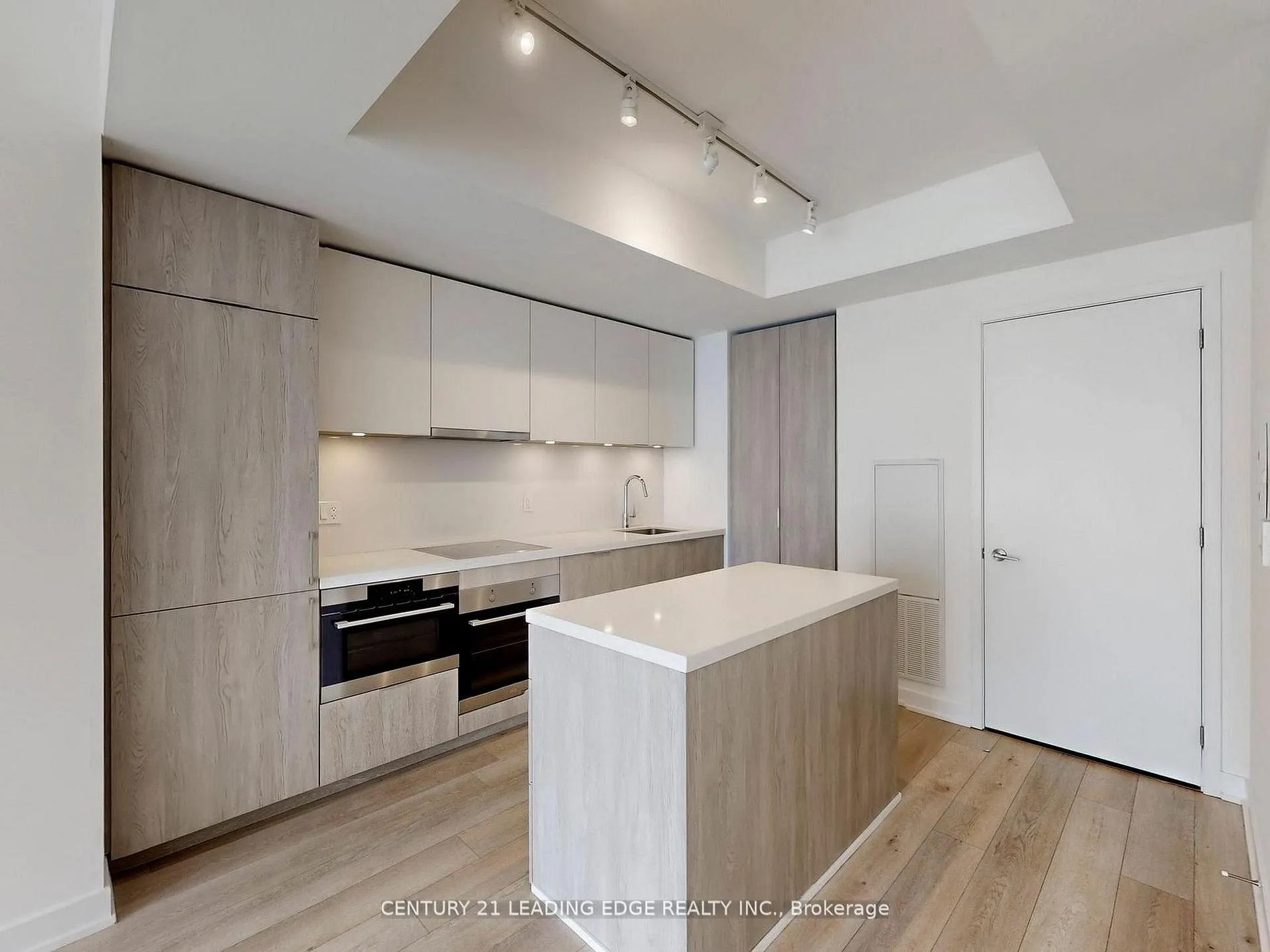Photo 8 of Unit 1002, 15 Queens Quay E, Toronto, Waterfront Communities — HOMEH