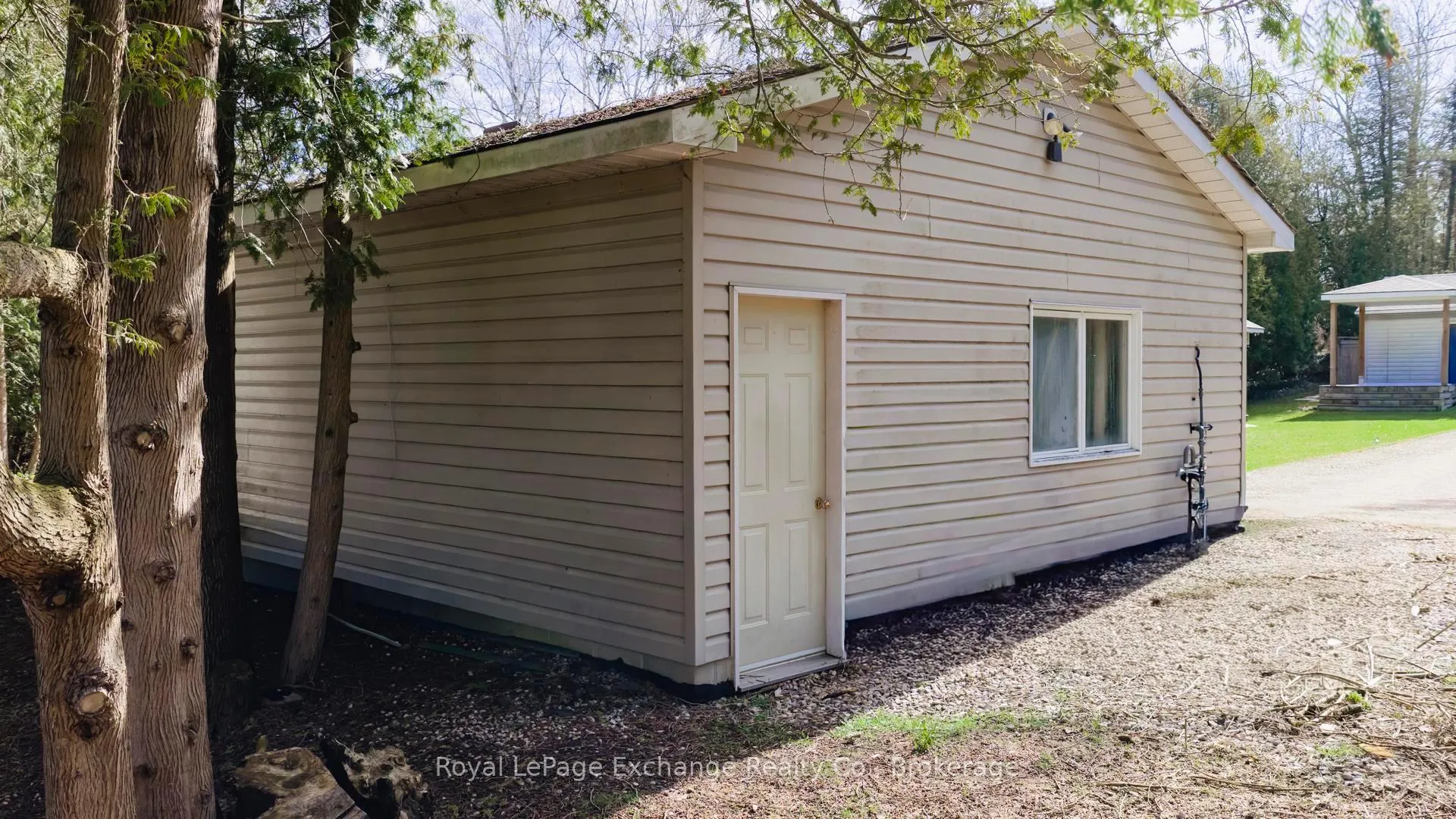 Photo 10 of 906 Victoria Road, Huron-Kinloss — HOMEH