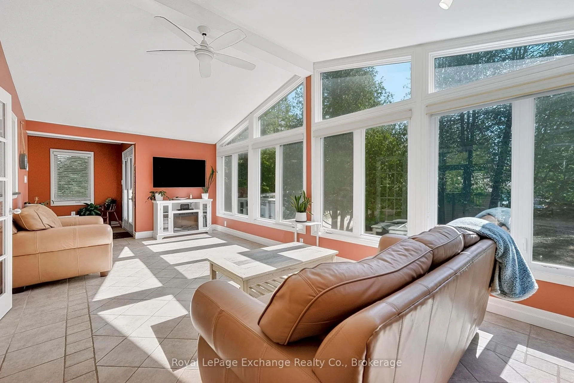 Photo 17 of 906 Victoria Road, Huron-Kinloss — HOMEH