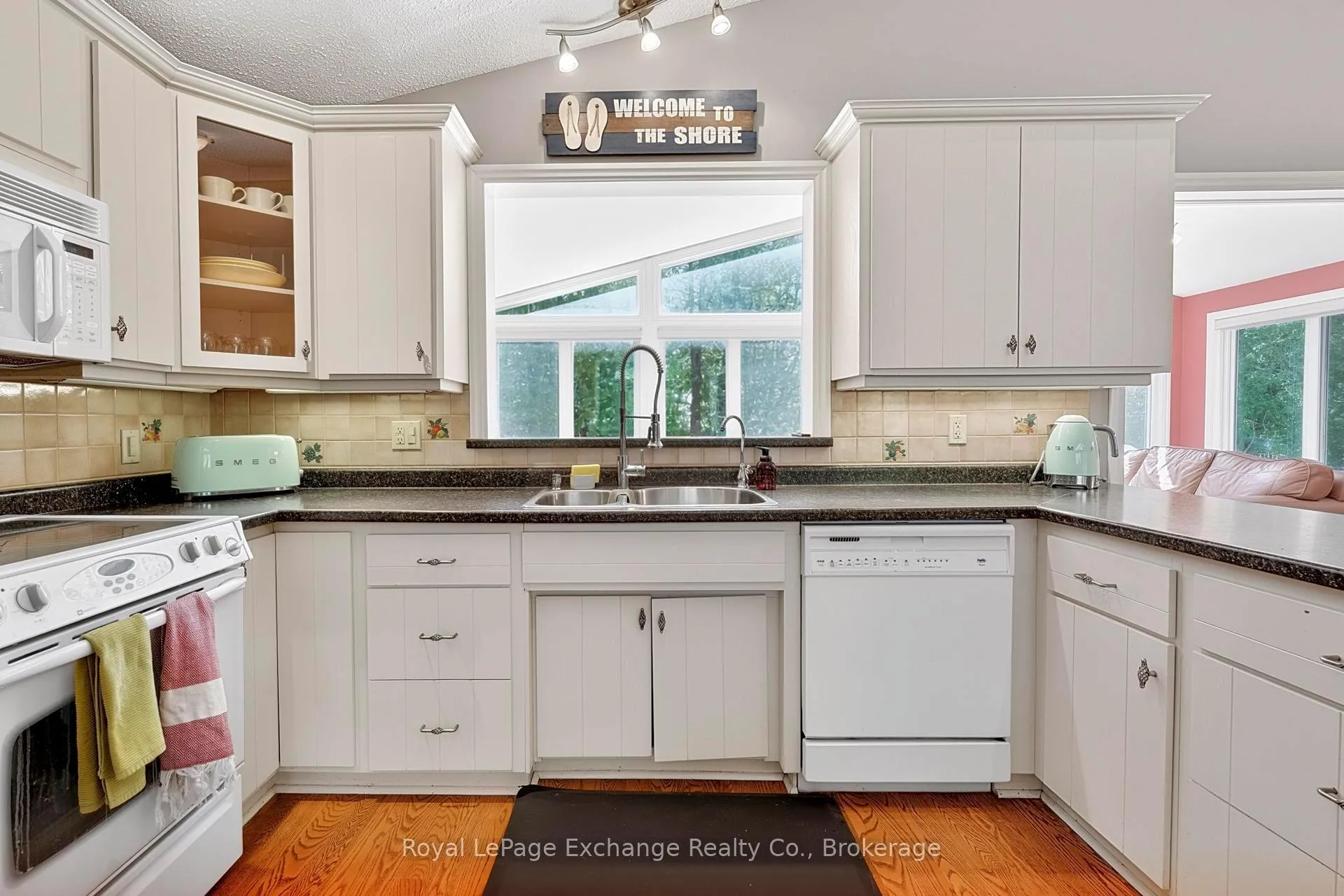 Photo 21 of 906 Victoria Road, Huron-Kinloss — HOMEH