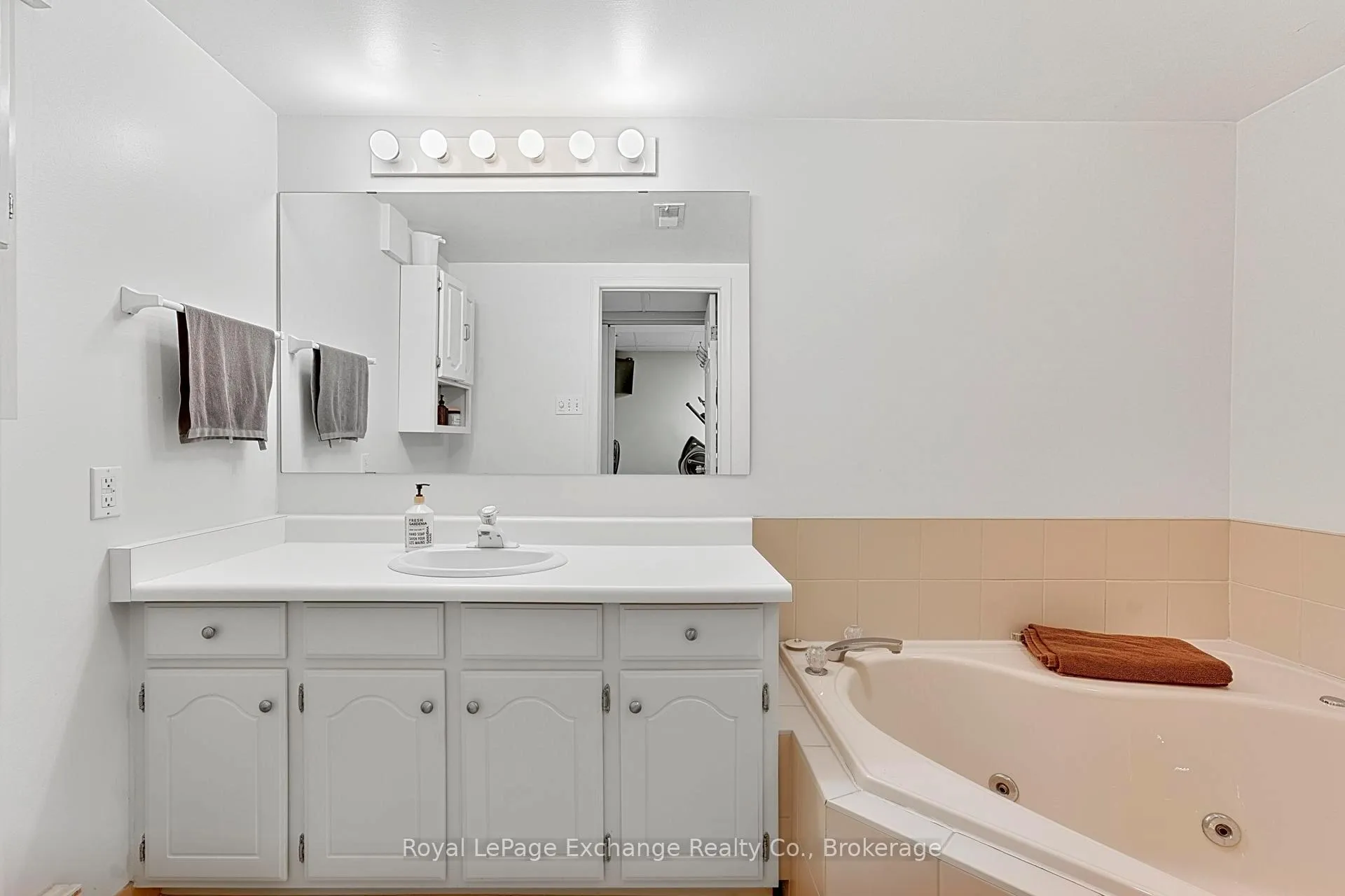 Photo 39 of 906 Victoria Road, Huron-Kinloss — HOMEH