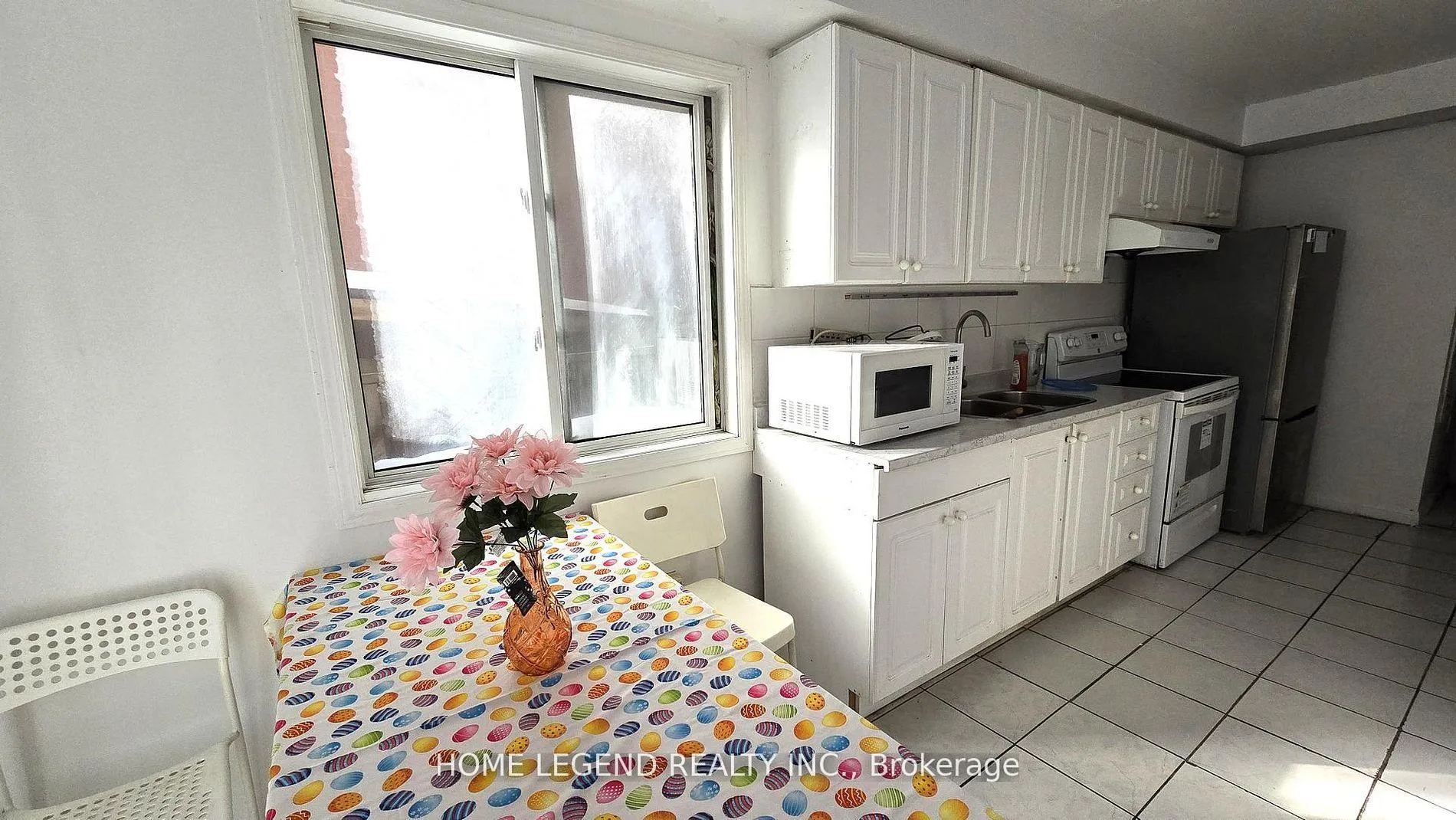 Photo 1 of Unit 202, 3 Merry Brook Lane, Markham, Milliken Mills West — HOMEH