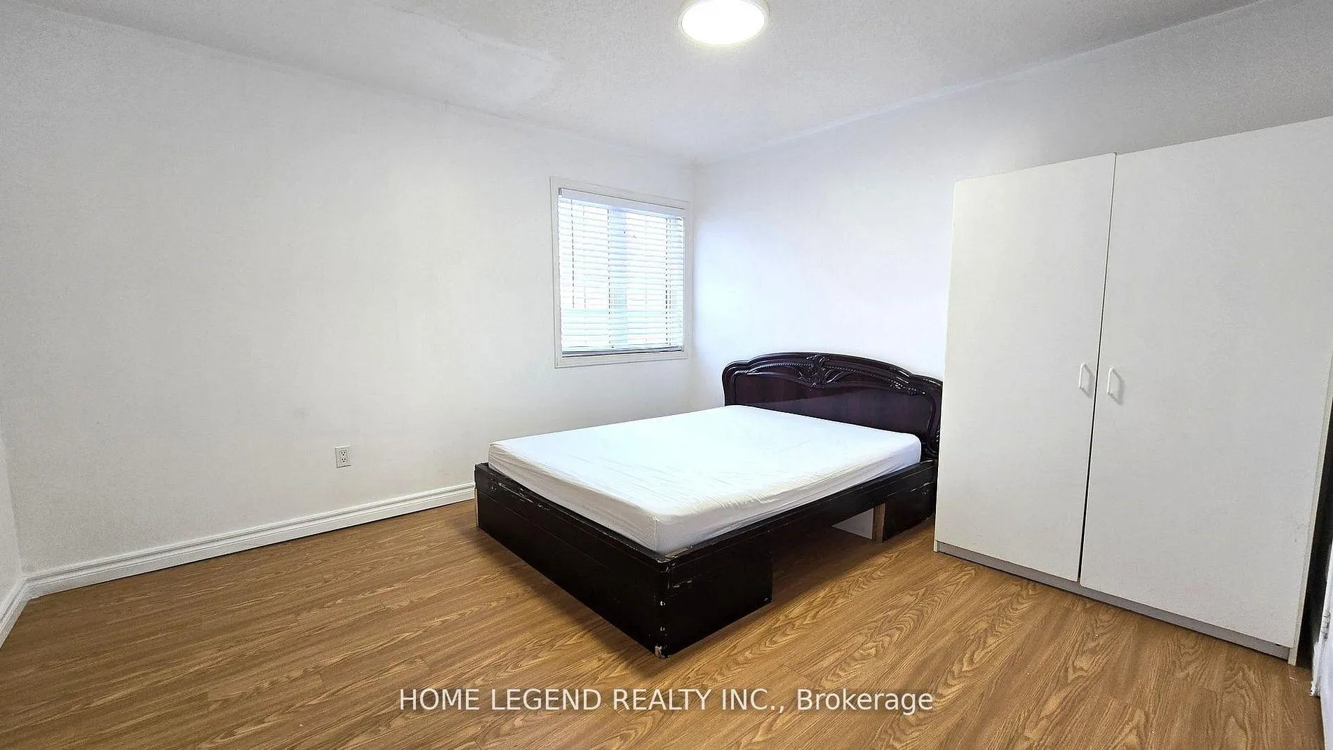Photo 3 of Unit 202, 3 Merry Brook Lane, Markham, Milliken Mills West — HOMEH