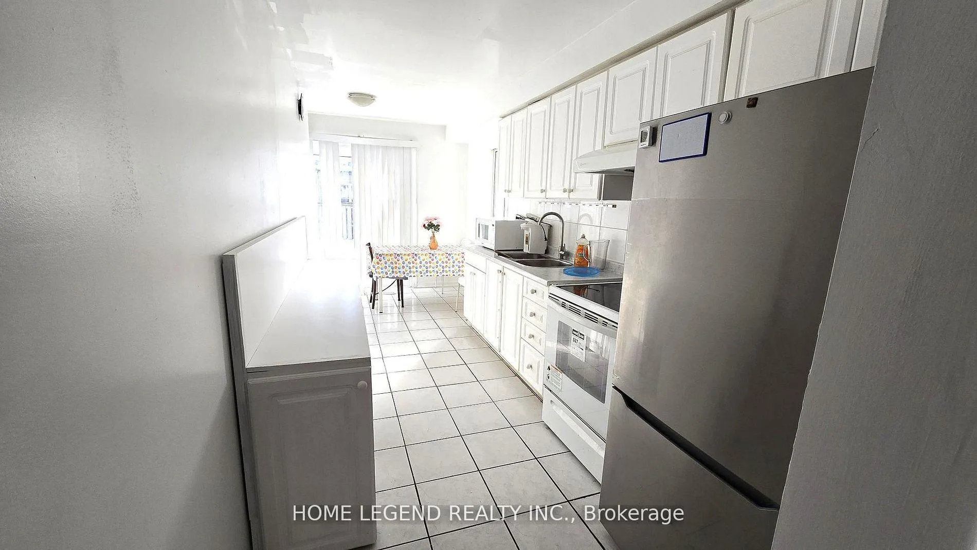 Photo 6 of Unit 202, 3 Merry Brook Lane, Markham, Milliken Mills West — HOMEH