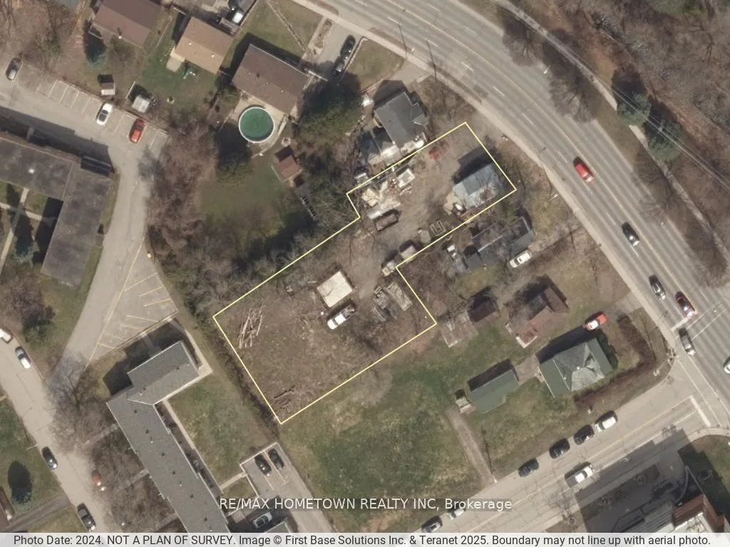 Photo 2 of 44 Stewart Boulevard, Brockville — HOMEH