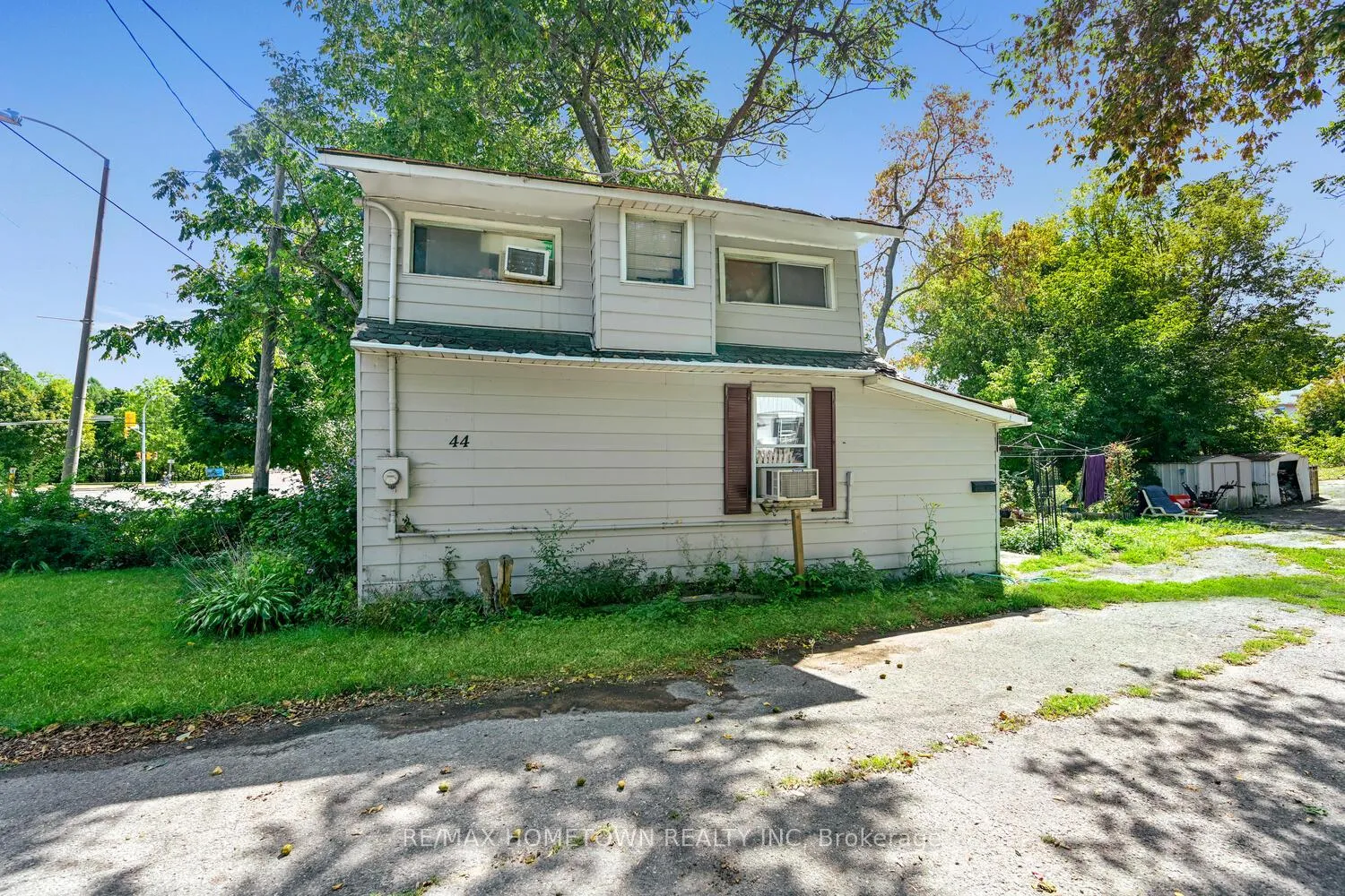 Photo 4 of 44 Stewart Boulevard, Brockville — HOMEH