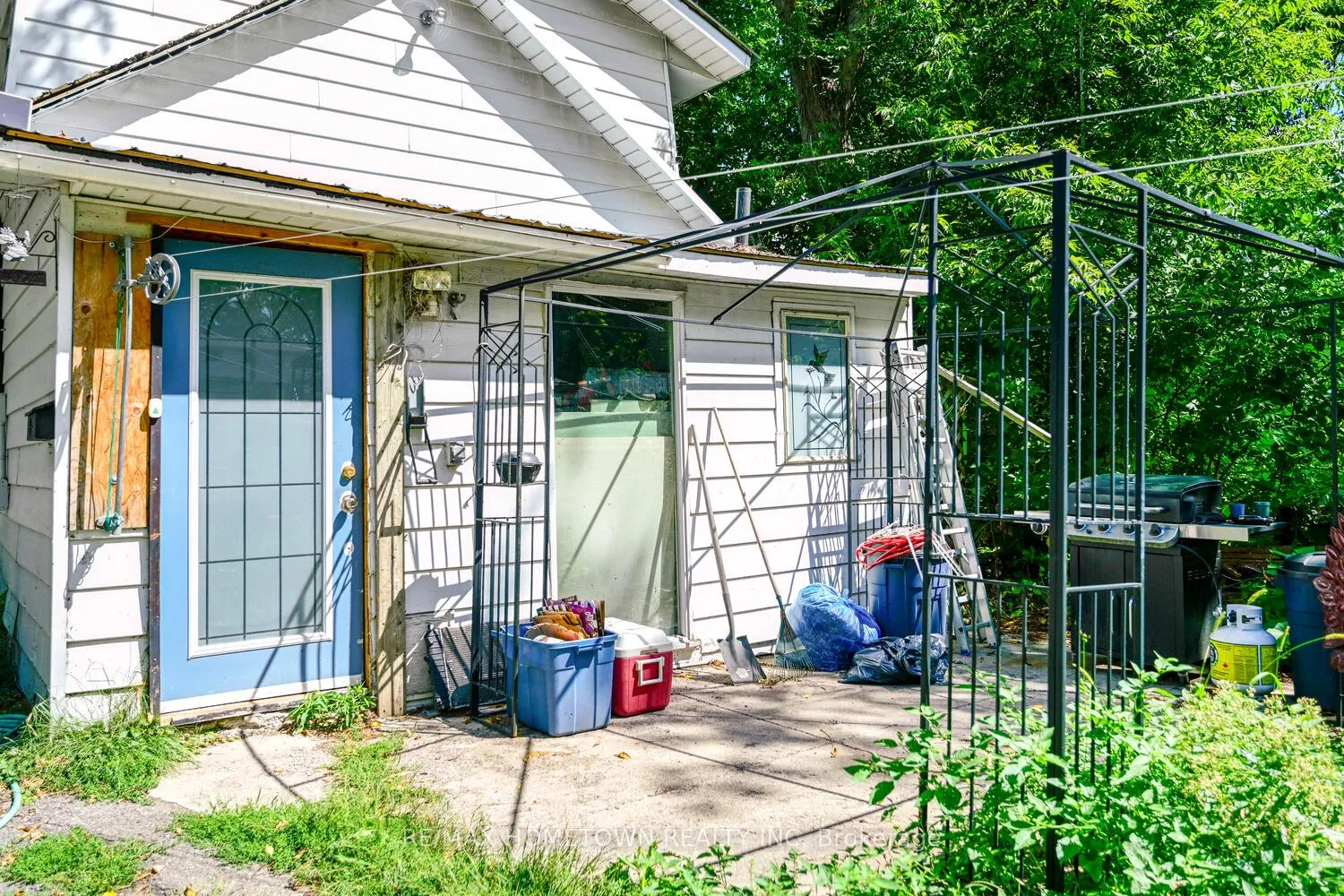 Photo 6 of 44 Stewart Boulevard, Brockville — HOMEH