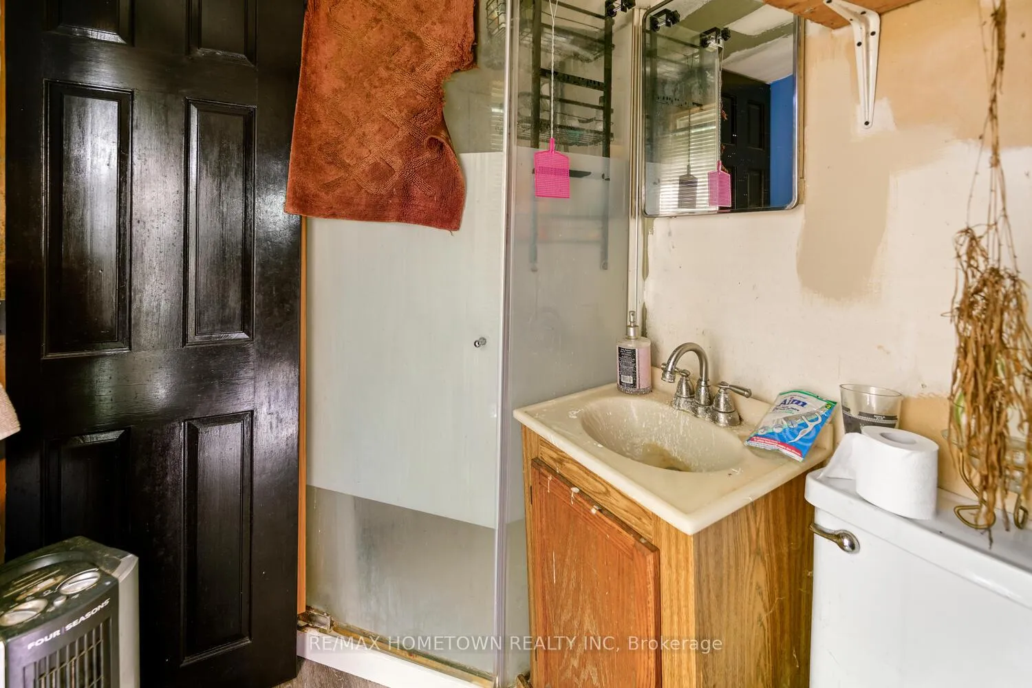 Photo 12 of 44 Stewart Boulevard, Brockville — HOMEH