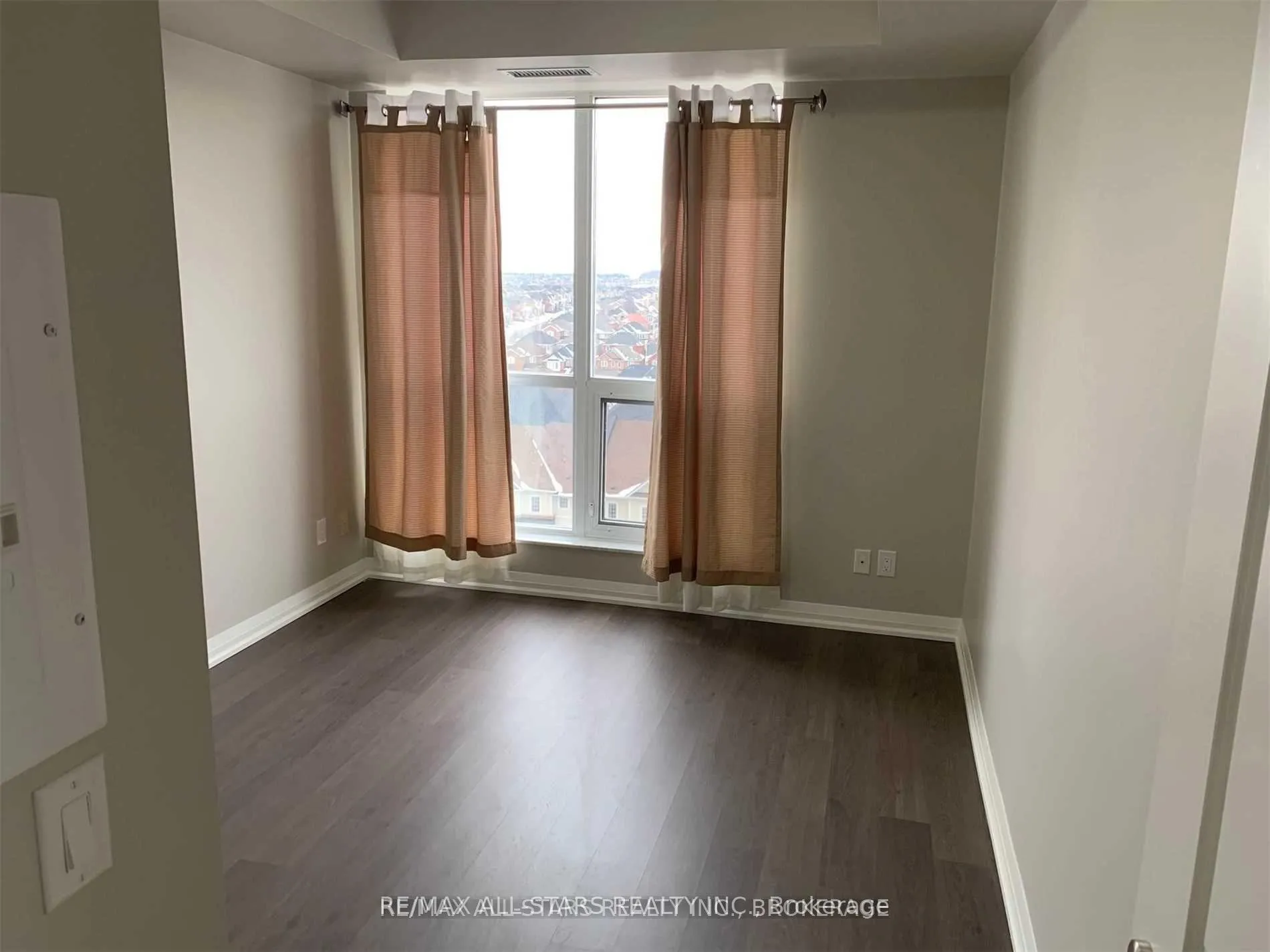 Photo 4 of Unit 908, 9500 Markham Road, Markham, Wismer — HOMEH