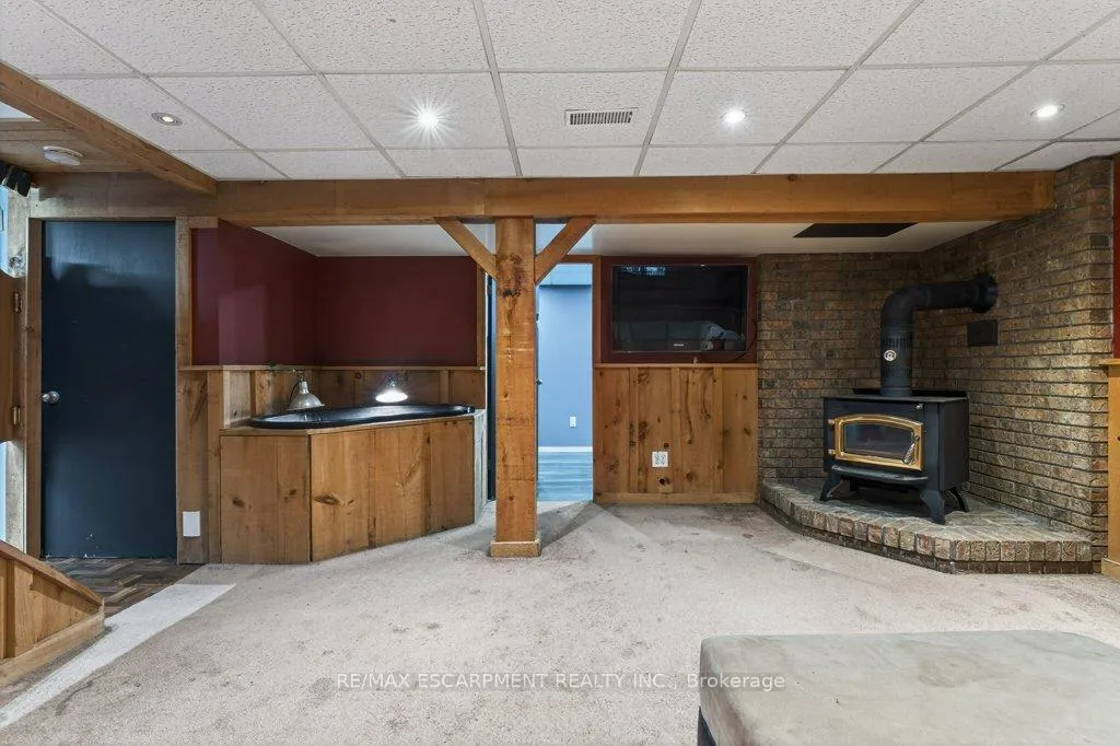 Photo 10 of 69 West 4th Street, Hamilton, Bonnington — HOMEH