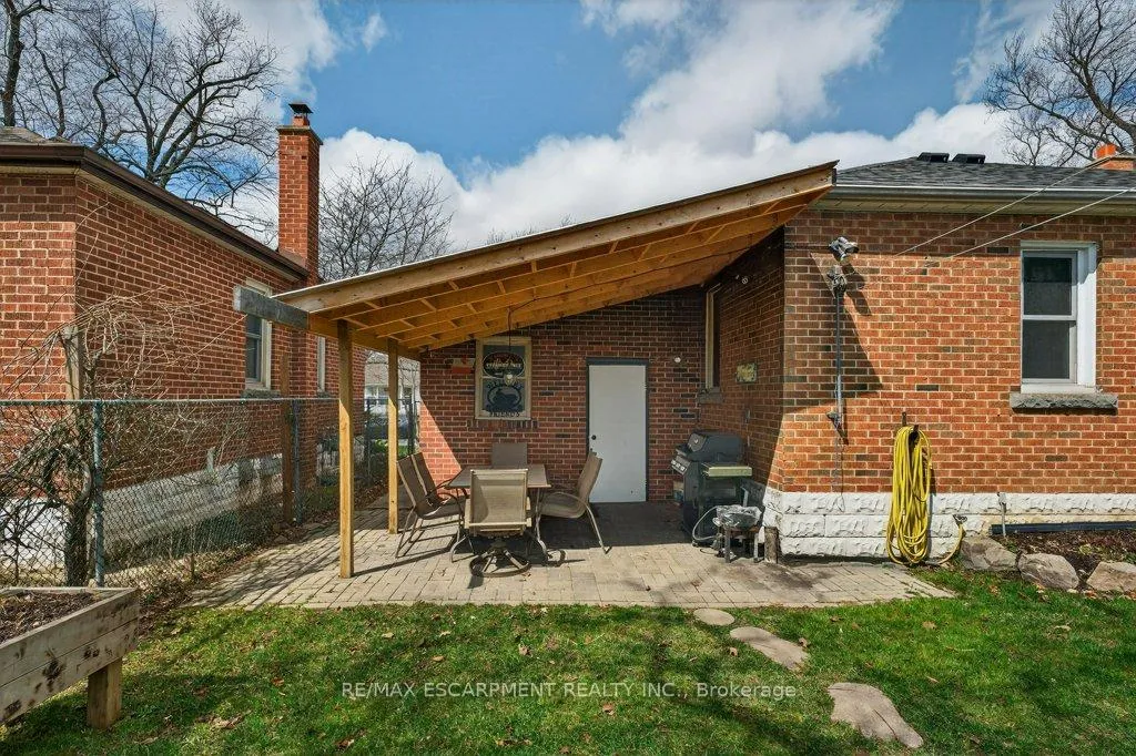 Photo 14 of 69 West 4th Street, Hamilton, Bonnington — HOMEH
