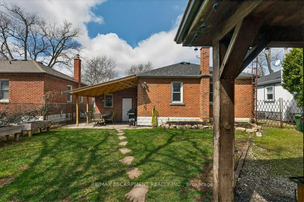 Photo 15 of 69 West 4th Street, Hamilton, Bonnington — HOMEH