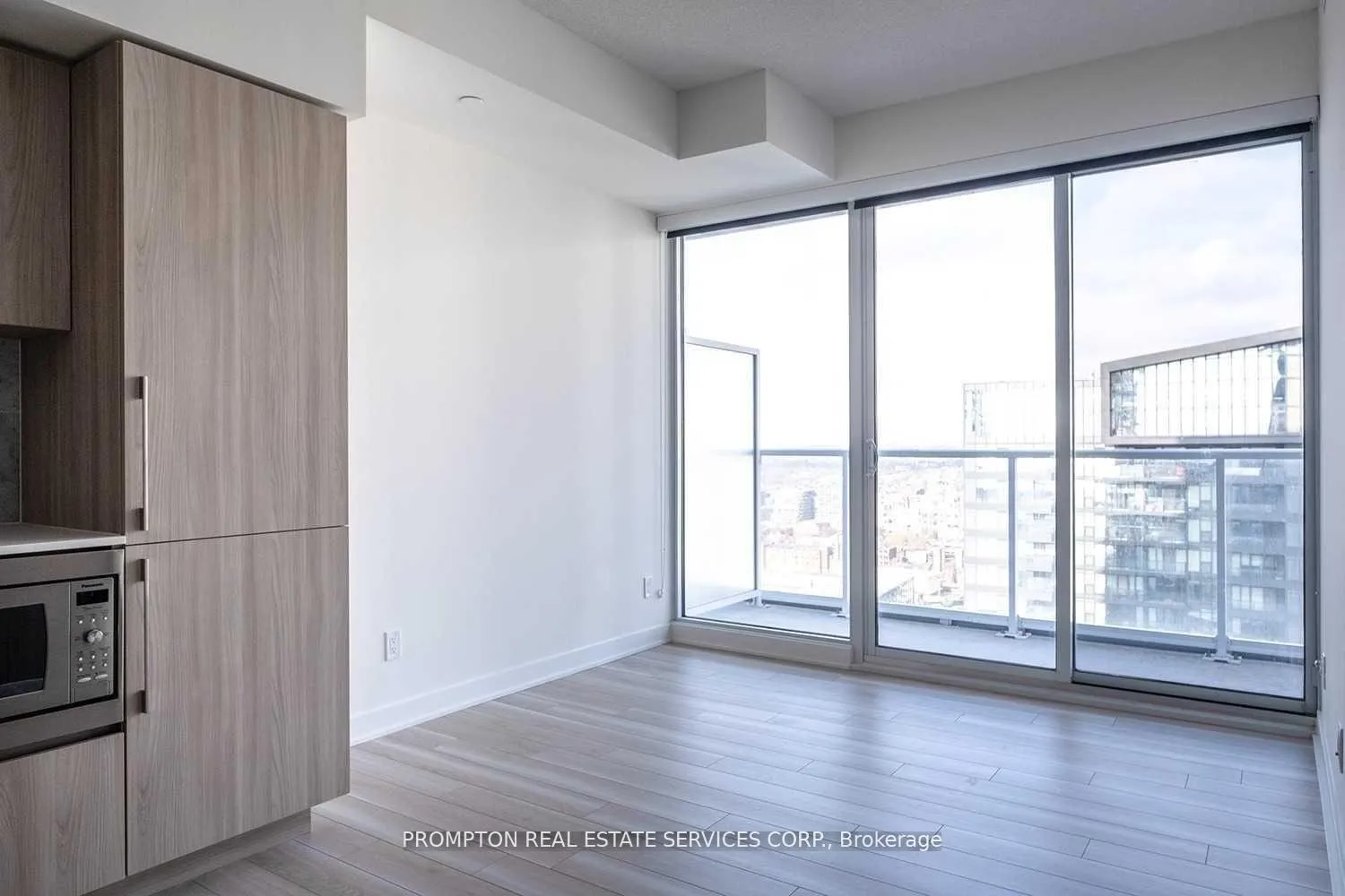 Photo 4 of Unit 3609, 17 Bathurst Street, Toronto, Waterfront Communities — HOMEH