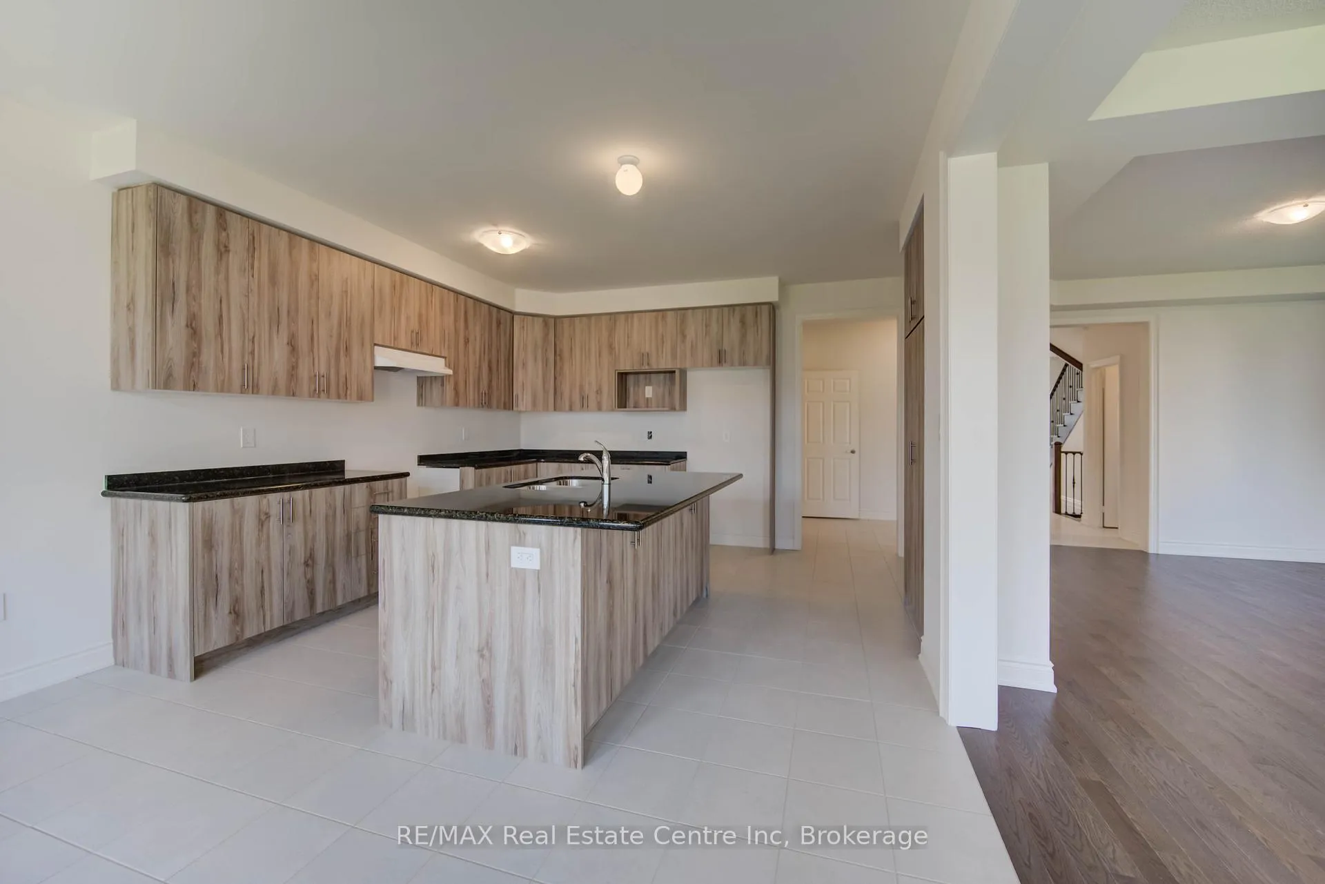 Photo 15 of 154 Attwater Drive, Cambridge, Little's Corners — HOMEH