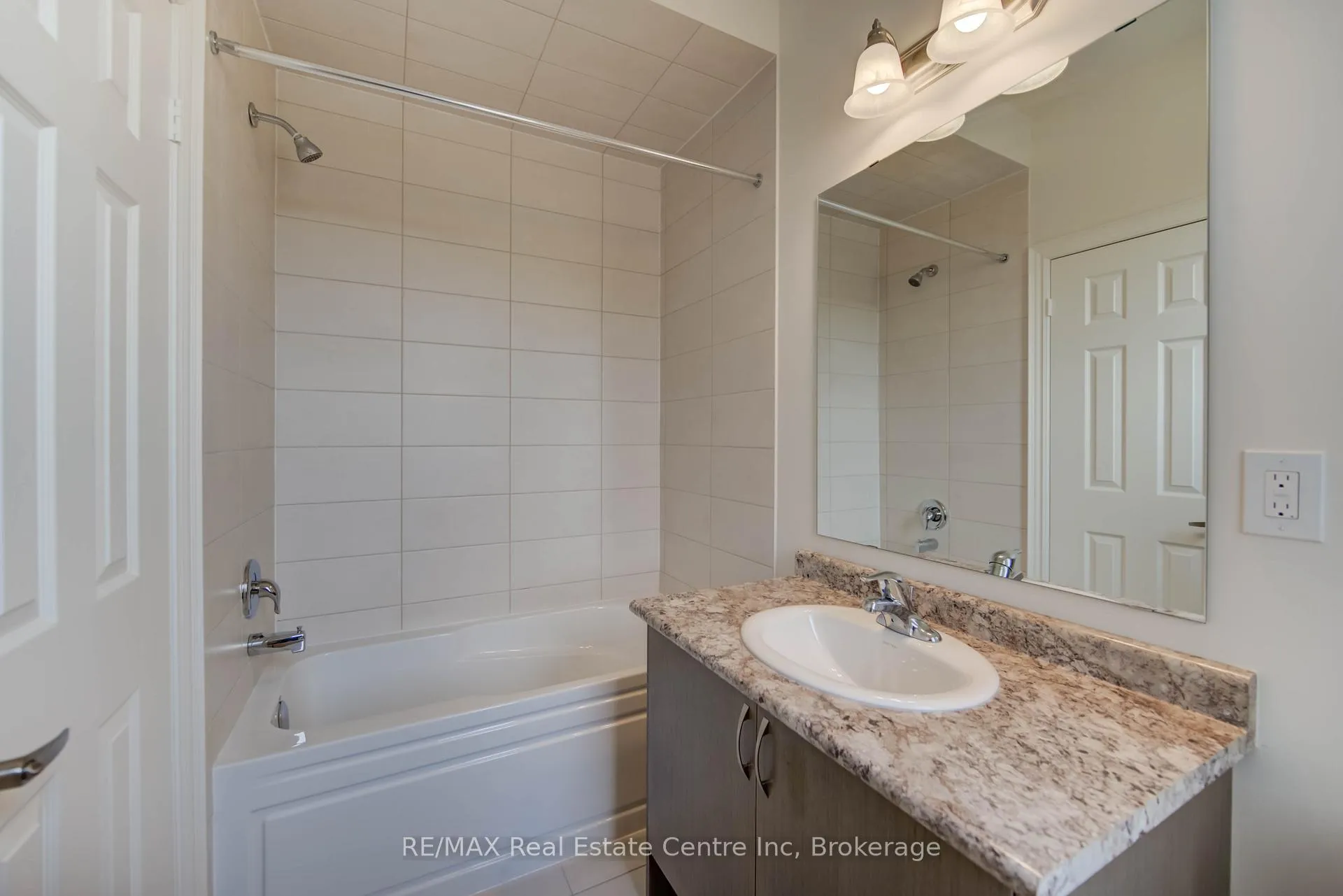Photo 23 of 154 Attwater Drive, Cambridge, Little's Corners — HOMEH