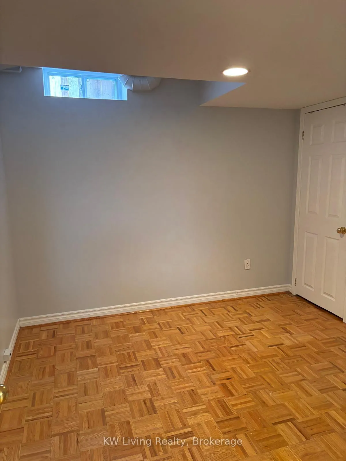 Photo 3 of Unit Bsmt, 13 Beechgrove Crescent, Markham, Milliken Mills West — HOMEH