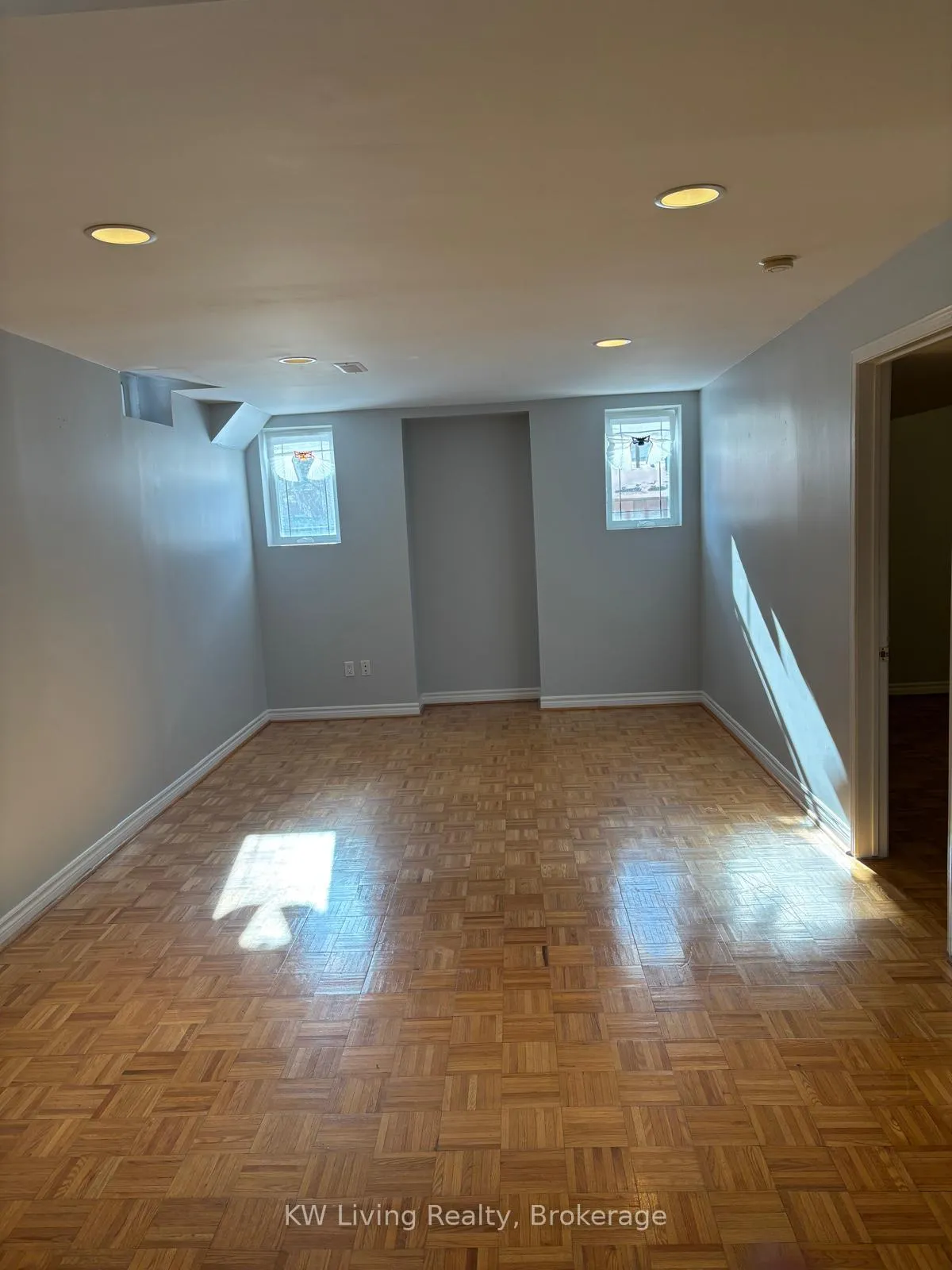 Photo 4 of Unit Bsmt, 13 Beechgrove Crescent, Markham, Milliken Mills West — HOMEH