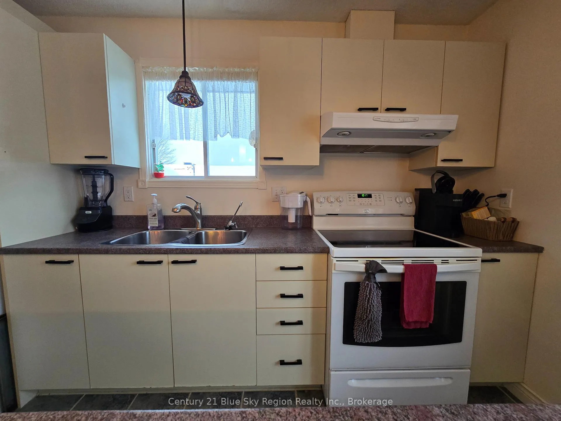 Photo 5 of 441 Mageau Street, West Nipissing, Sturgeon Falls — HOMEH