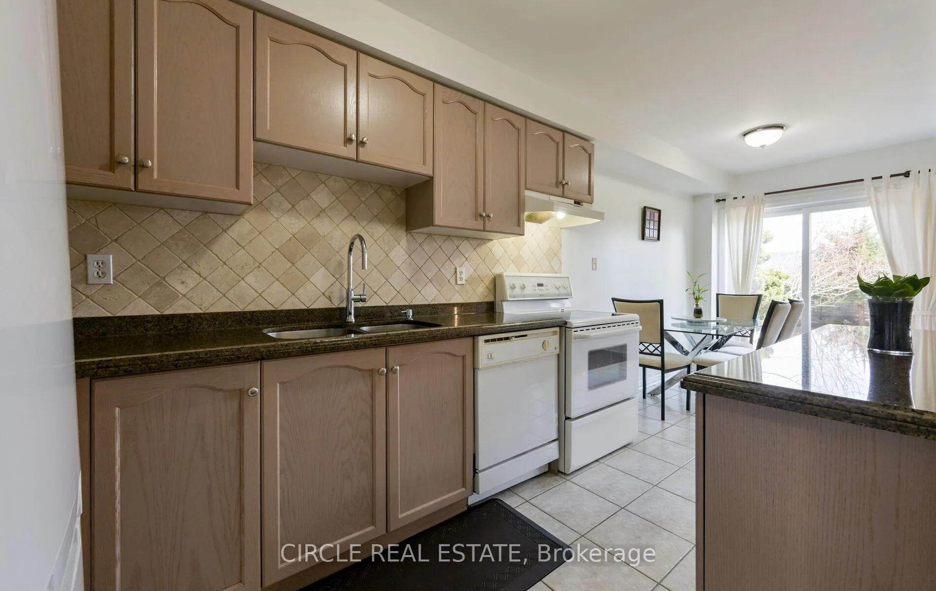 Photo 11 of 168 Twin Pines Crescent, Brampton, Northwest Sandalwood Parkway — HOMEH