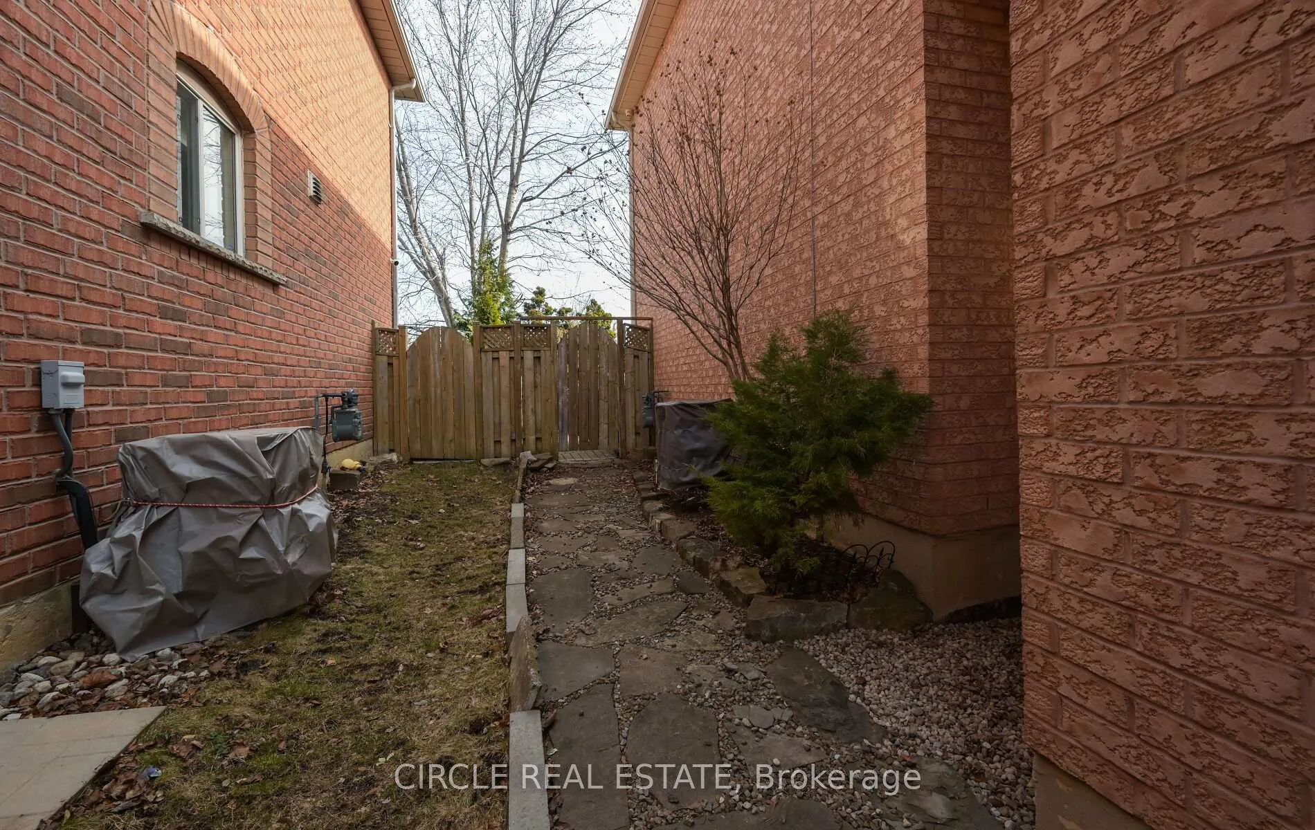 Photo 36 of 168 Twin Pines Crescent, Brampton, Northwest Sandalwood Parkway — HOMEH