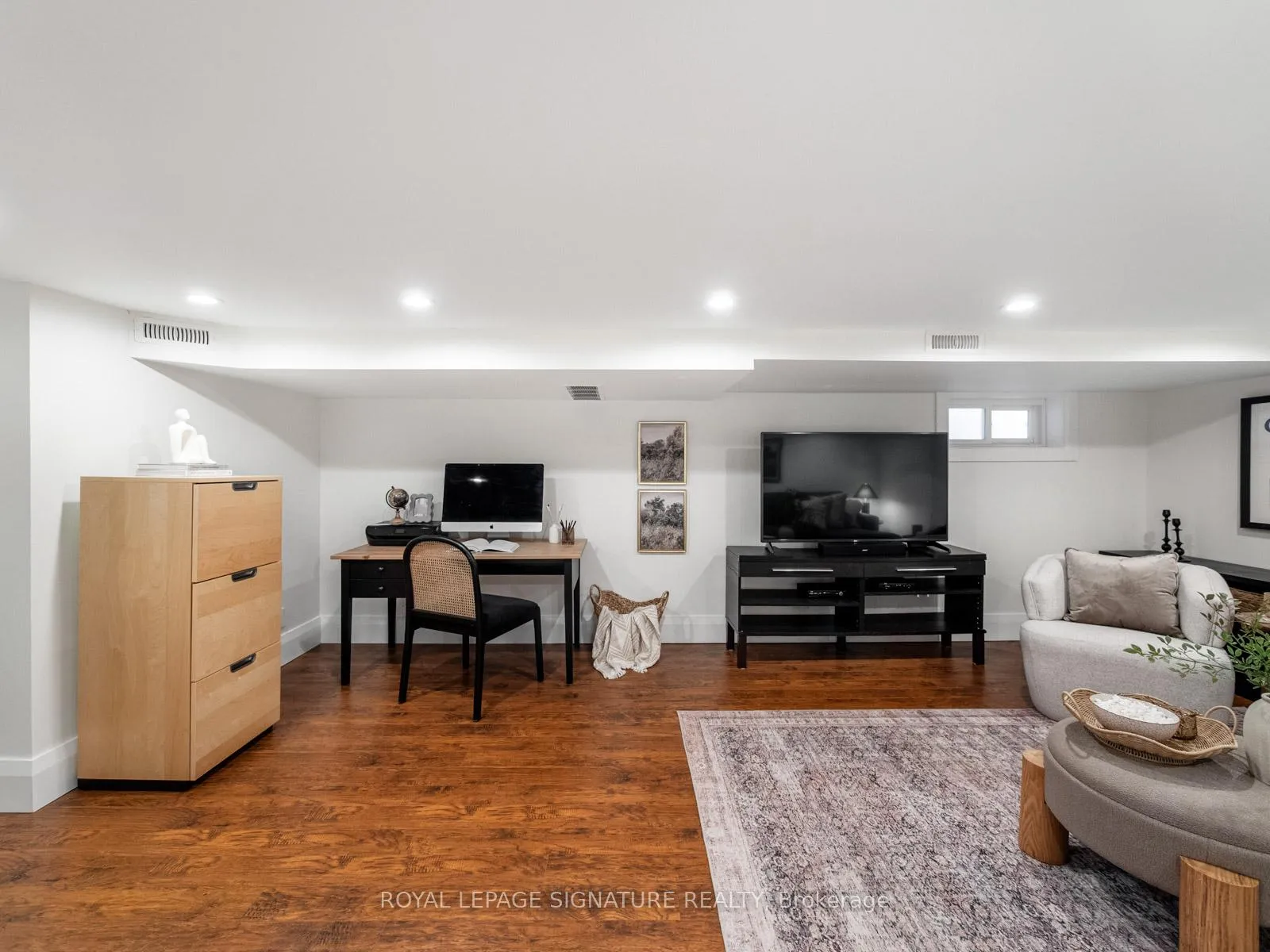 Photo 33 of 120 Hollywood Crescent, Toronto, Woodbine Corridor — HOMEH