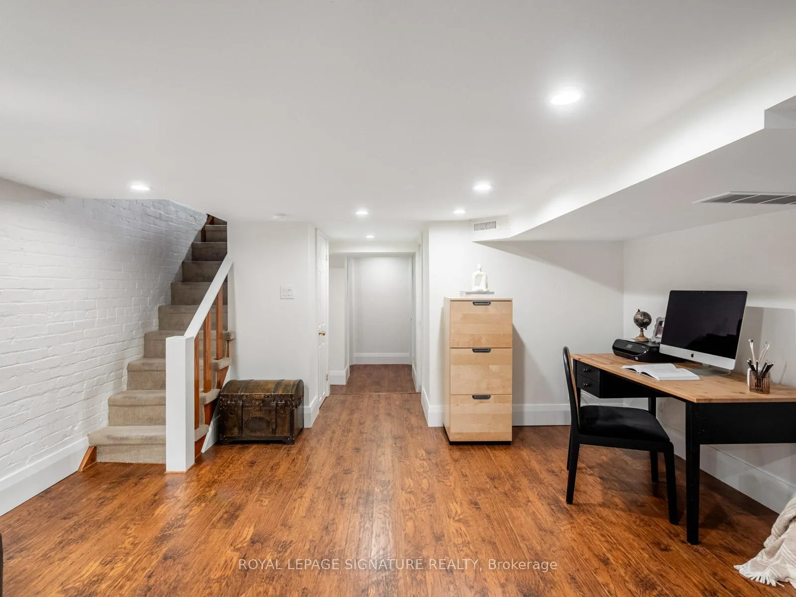 Photo 36 of 120 Hollywood Crescent, Toronto, Woodbine Corridor — HOMEH