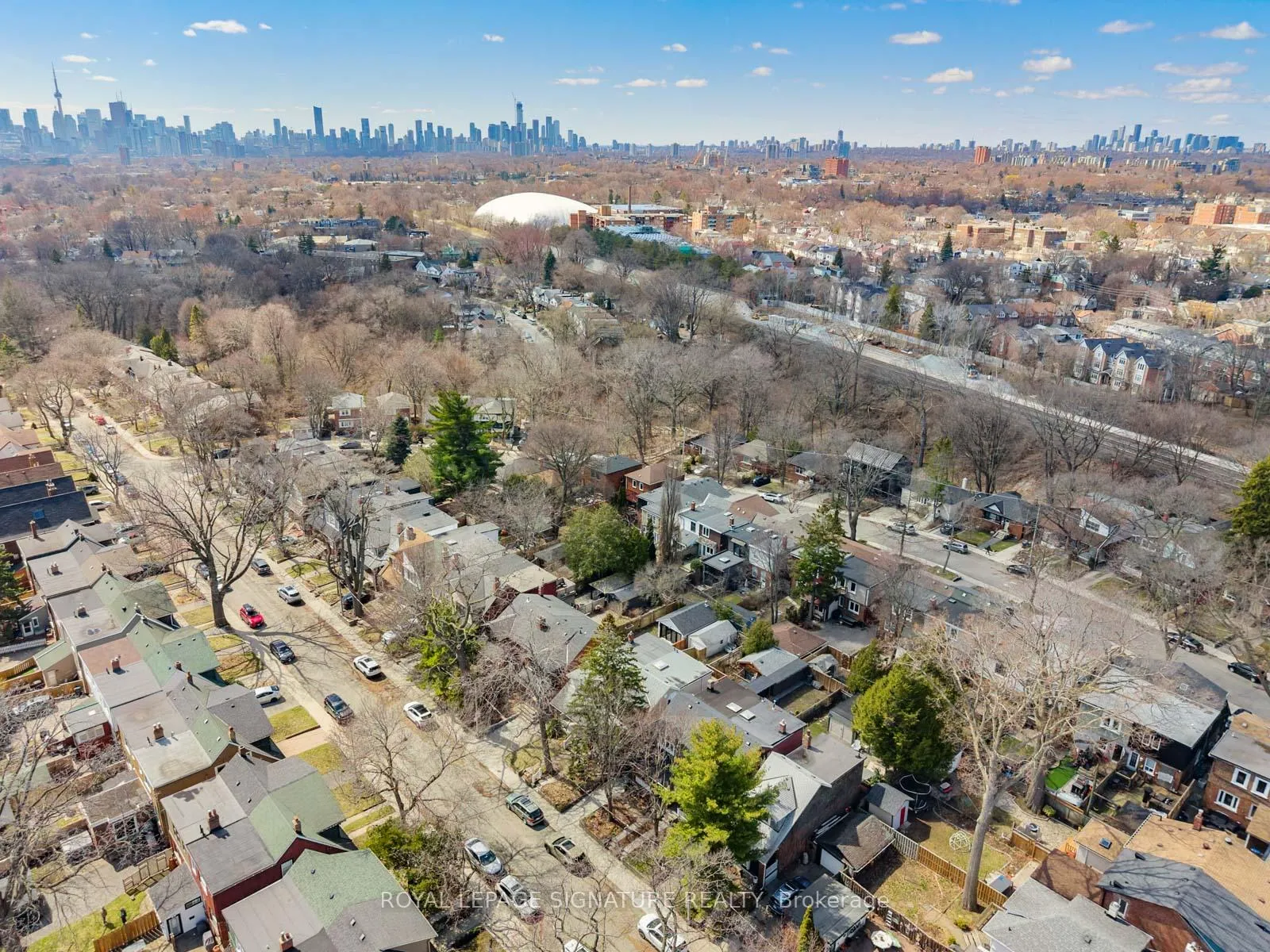 Photo 48 of 120 Hollywood Crescent, Toronto, Woodbine Corridor — HOMEH