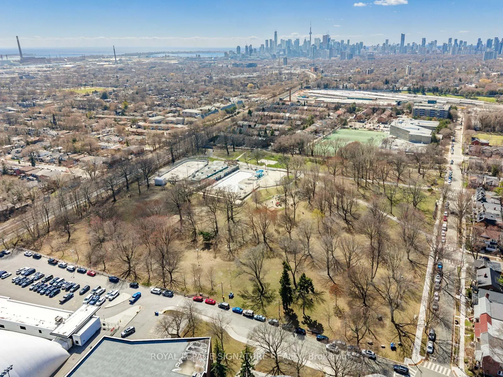 Photo 49 of 120 Hollywood Crescent, Toronto, Woodbine Corridor — HOMEH