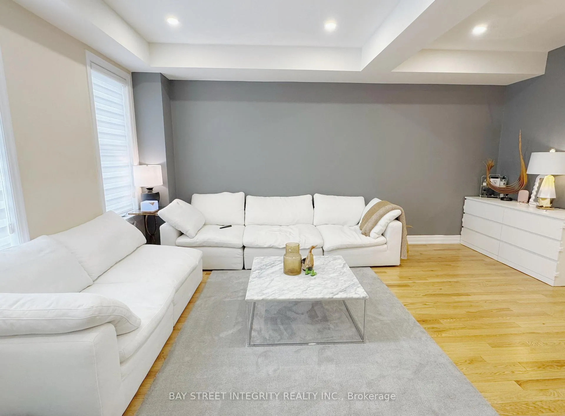 Photo 3 of Unit 7, 2267 Major Mackenzie Drive W, Vaughan, Maple — HOMEH