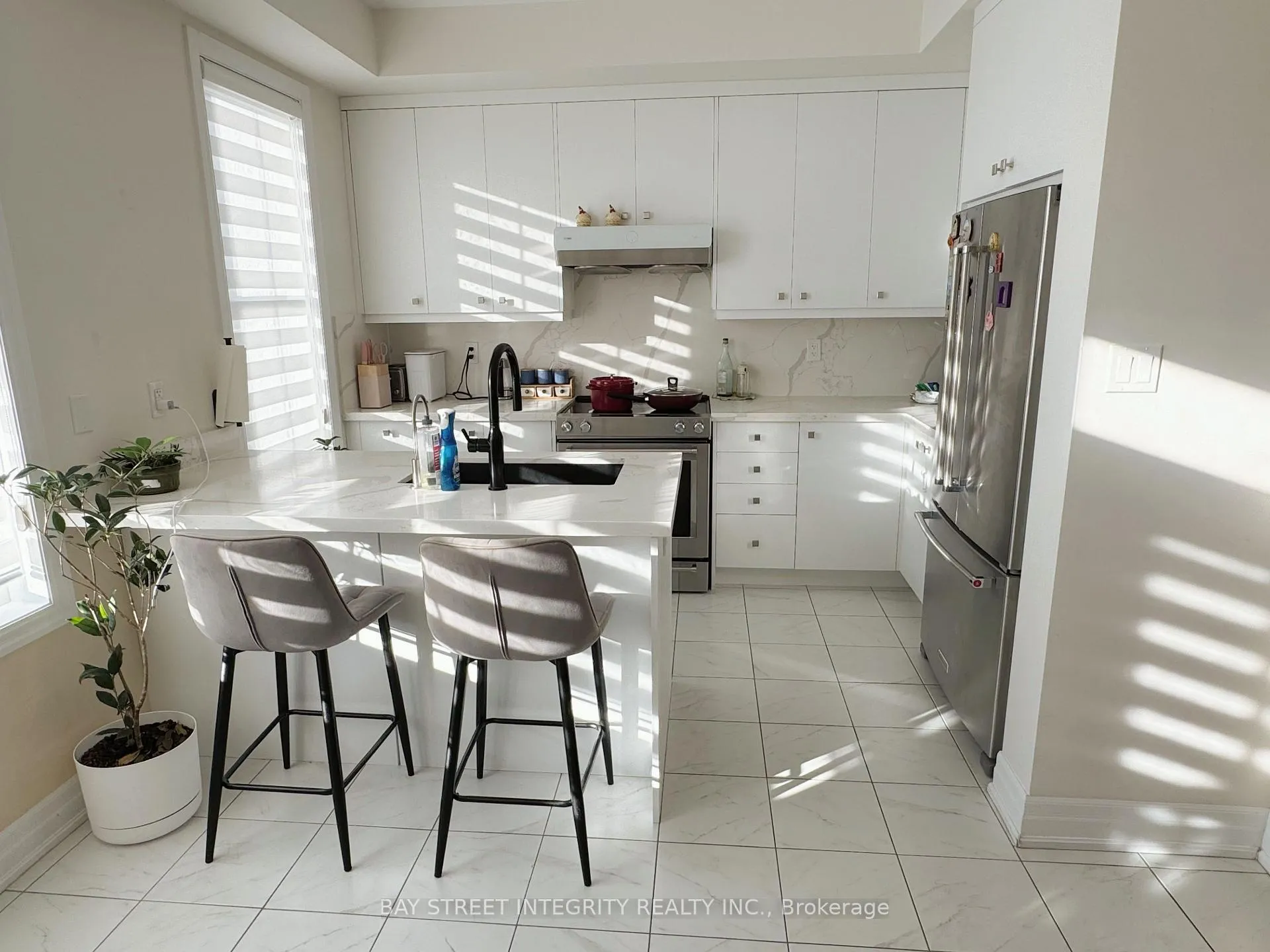 Photo 6 of Unit 7, 2267 Major Mackenzie Drive W, Vaughan, Maple — HOMEH