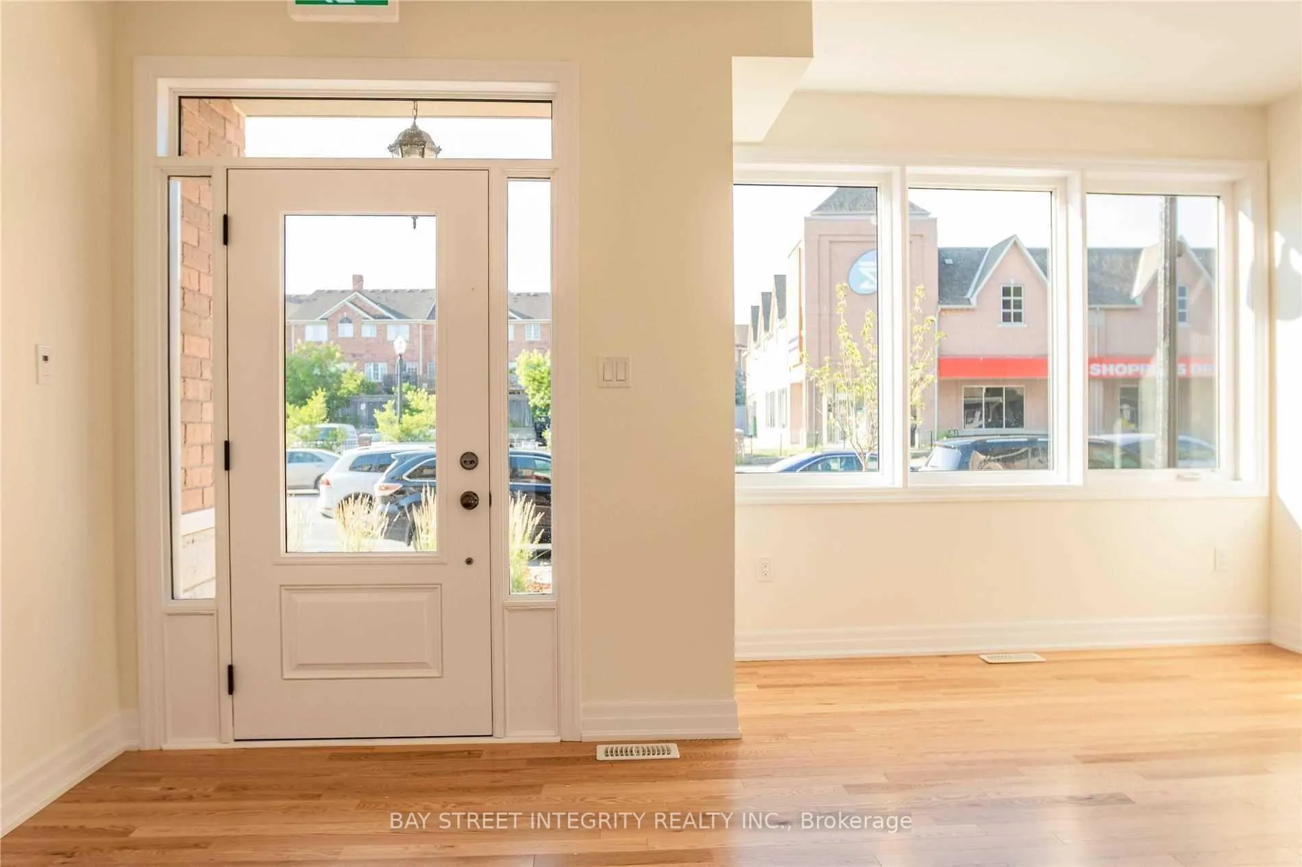Photo 18 of Unit 7, 2267 Major Mackenzie Drive W, Vaughan, Maple — HOMEH
