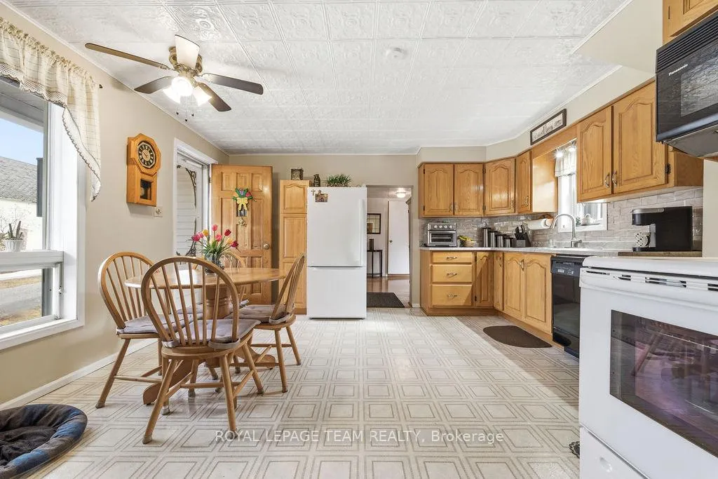 Photo 21 of 3709 Old Barrys Bay Road, Madawaska Valley, Madawaska Valley — HOMEH