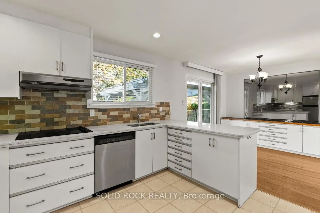 Photo 7 of 26 A & B Ettrick Crescent, Ottawa, Barrhaven - Pheasant Run — HOMEH