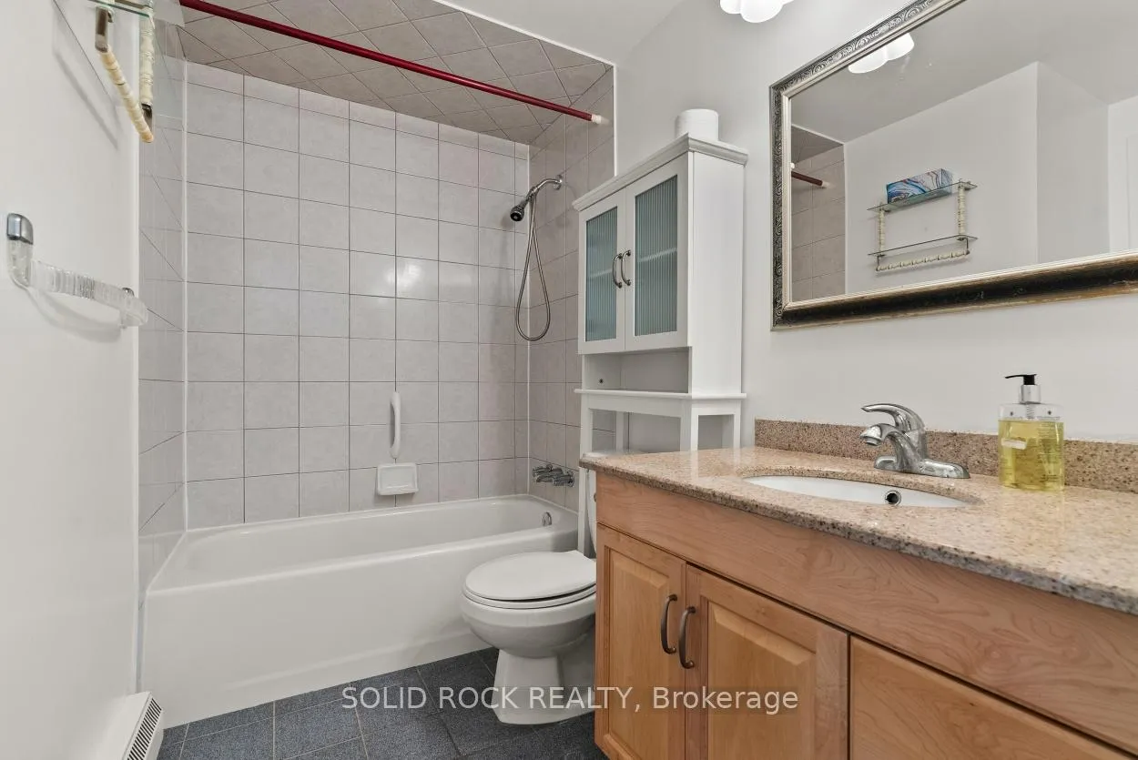 Photo 13 of 26 A & B Ettrick Crescent, Ottawa, Barrhaven - Pheasant Run — HOMEH