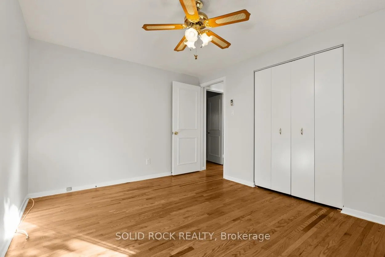 Photo 14 of 26 A & B Ettrick Crescent, Ottawa, Barrhaven - Pheasant Run — HOMEH