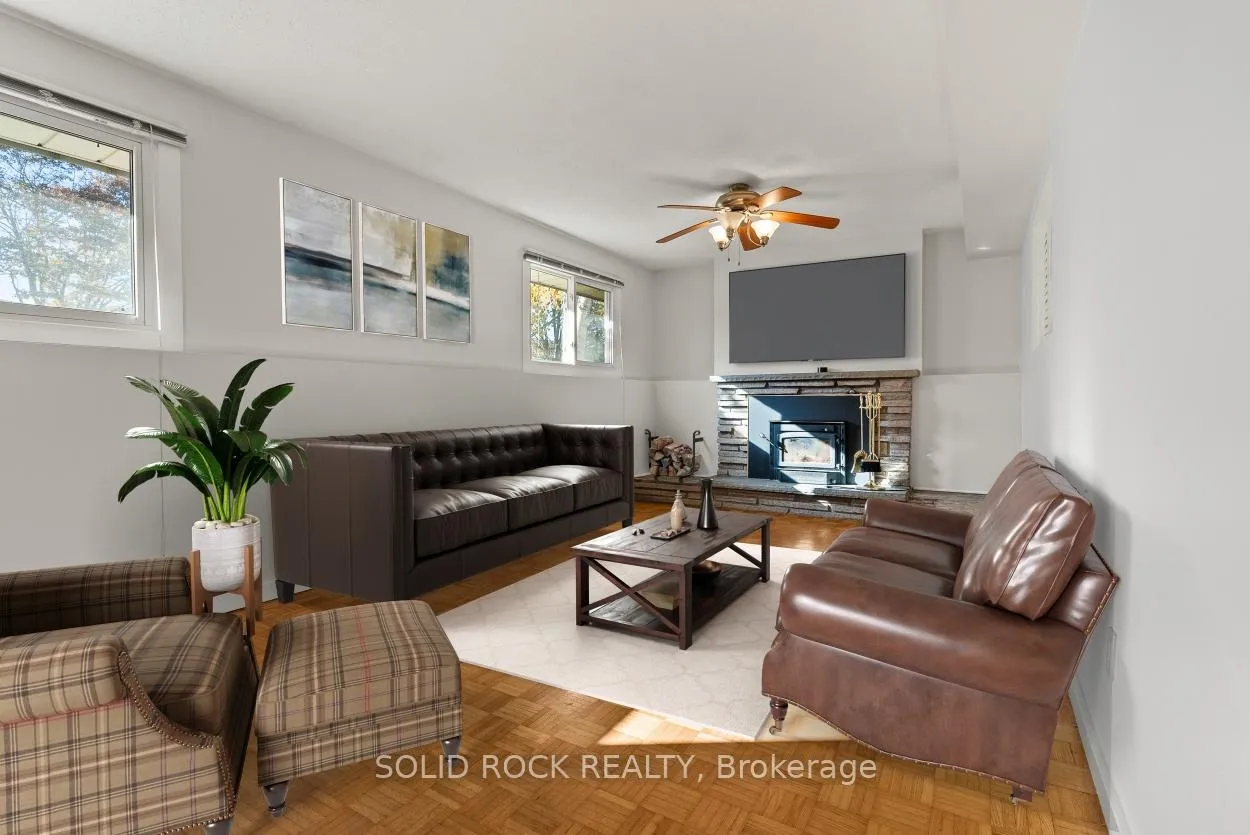 Photo 15 of 26 A & B Ettrick Crescent, Ottawa, Barrhaven - Pheasant Run — HOMEH