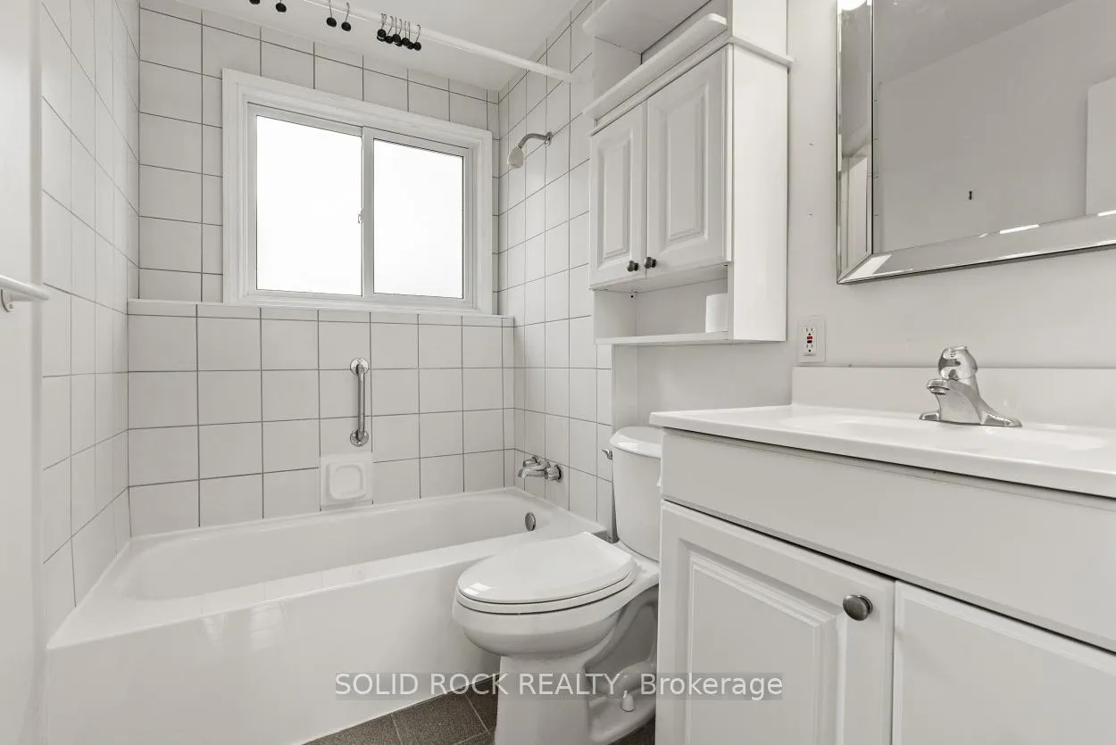 Photo 16 of 26 A & B Ettrick Crescent, Ottawa, Barrhaven - Pheasant Run — HOMEH