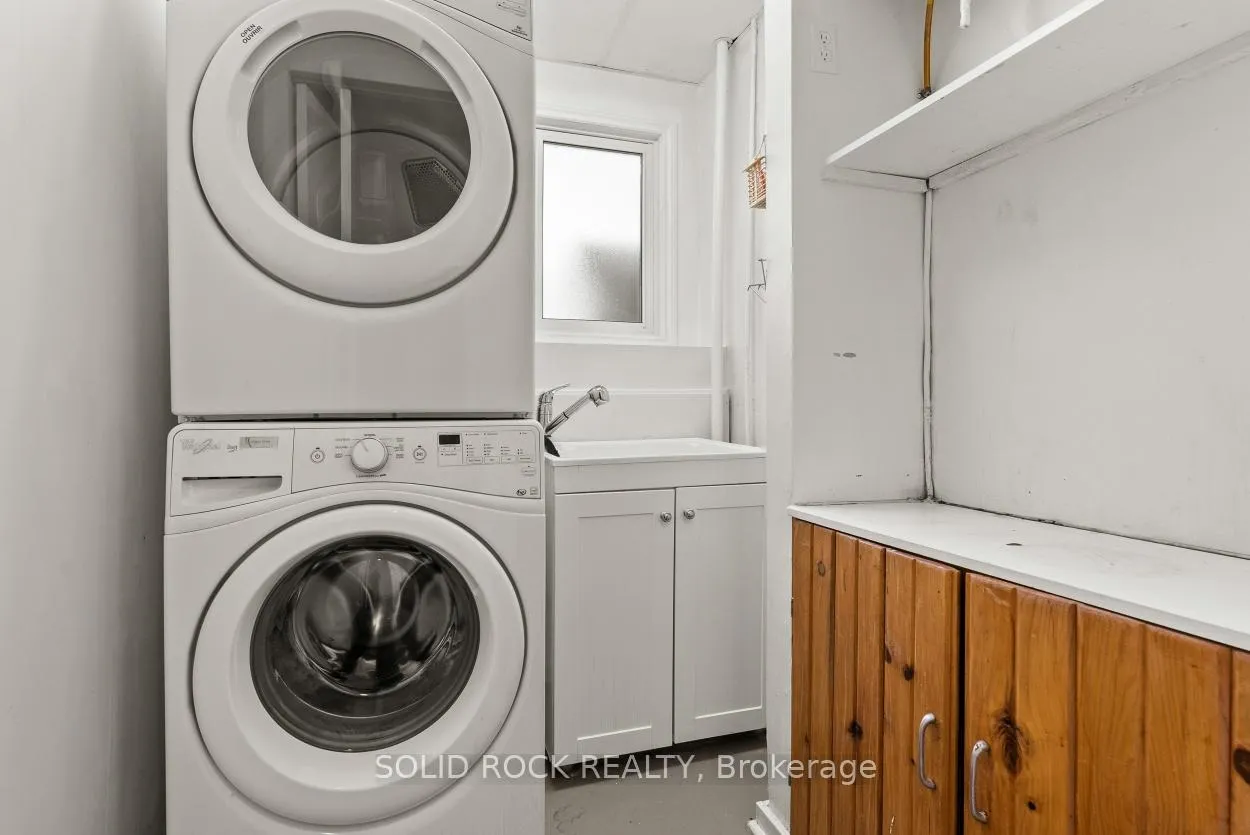 Photo 17 of 26 A & B Ettrick Crescent, Ottawa, Barrhaven - Pheasant Run — HOMEH