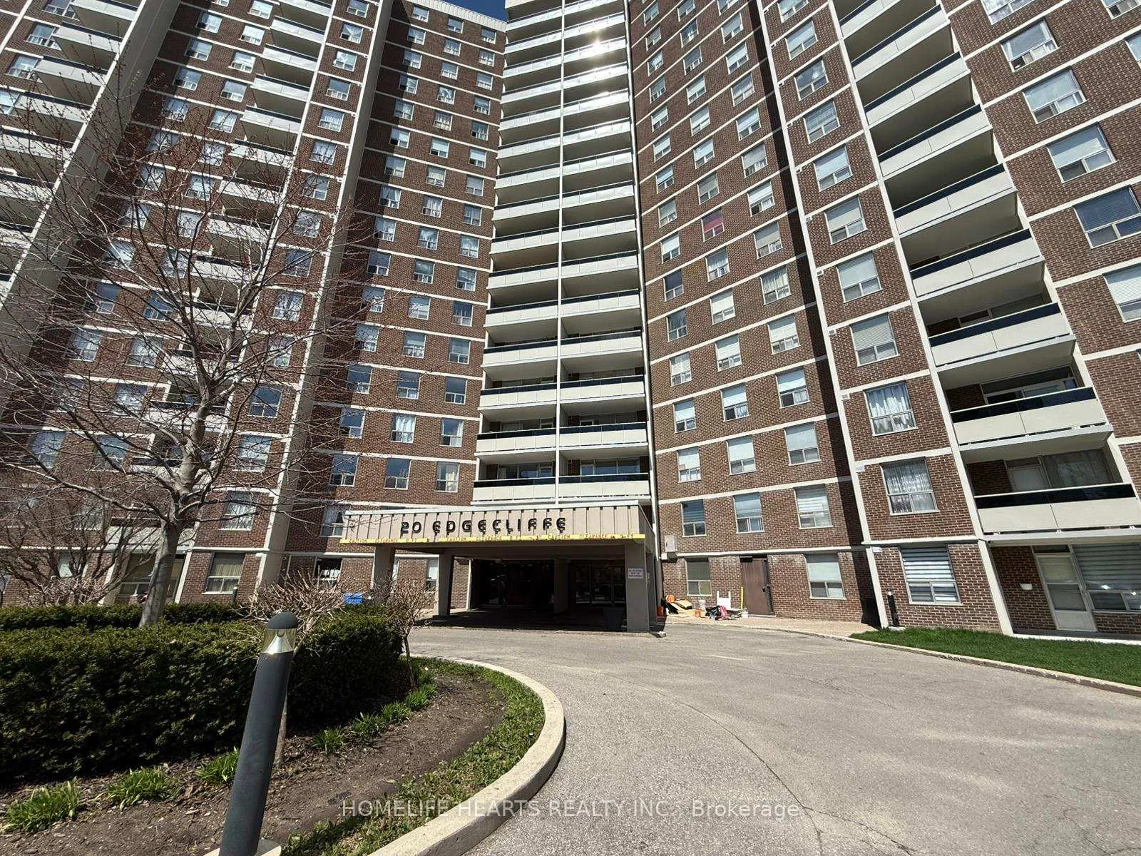 Front of Unit 315, 20 Edgecliff Golfway
