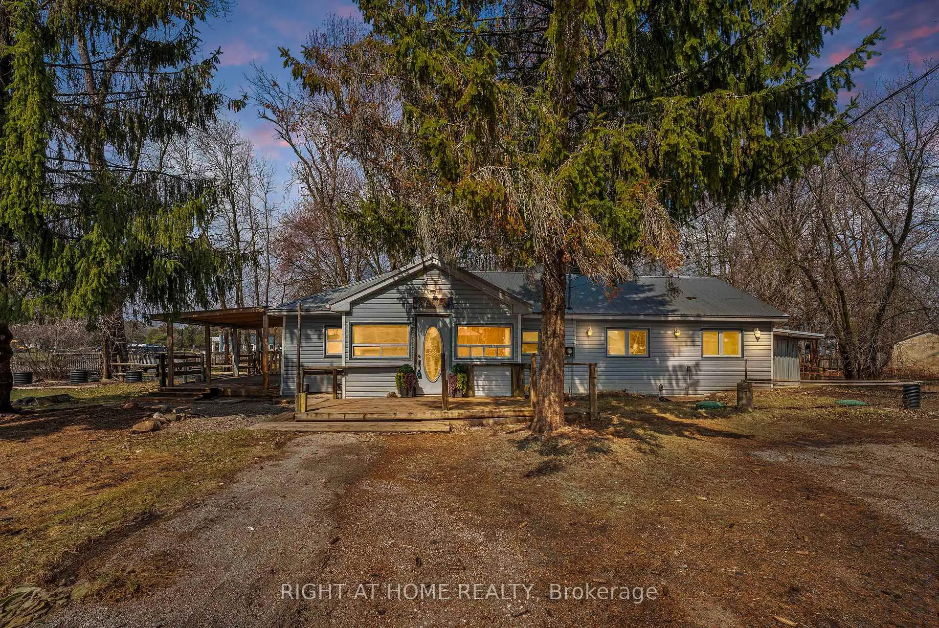 Photo 1 of 260 Beach Road, Innisfil, Gilford — HOMEH