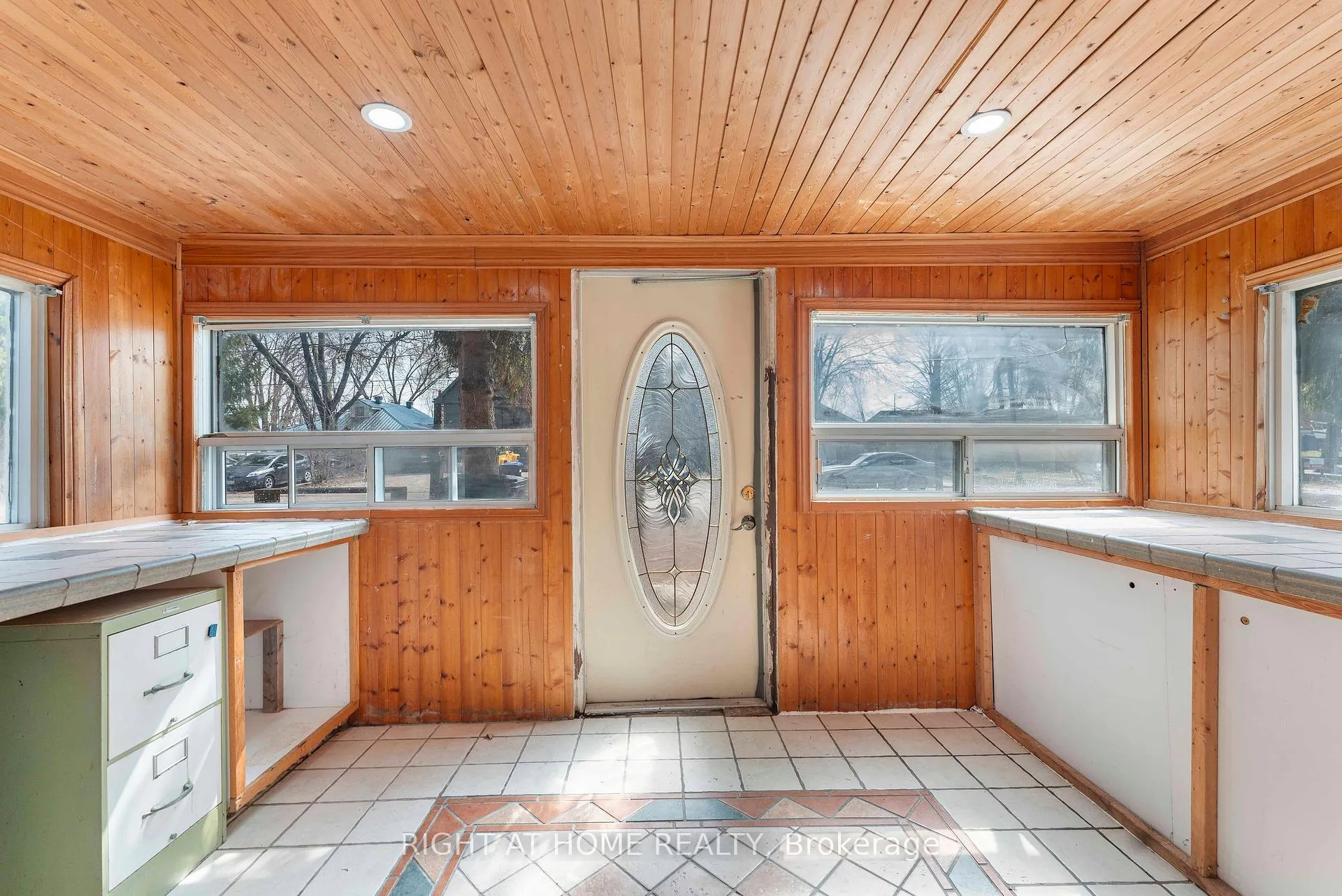 Photo 5 of 260 Beach Road, Innisfil, Gilford — HOMEH