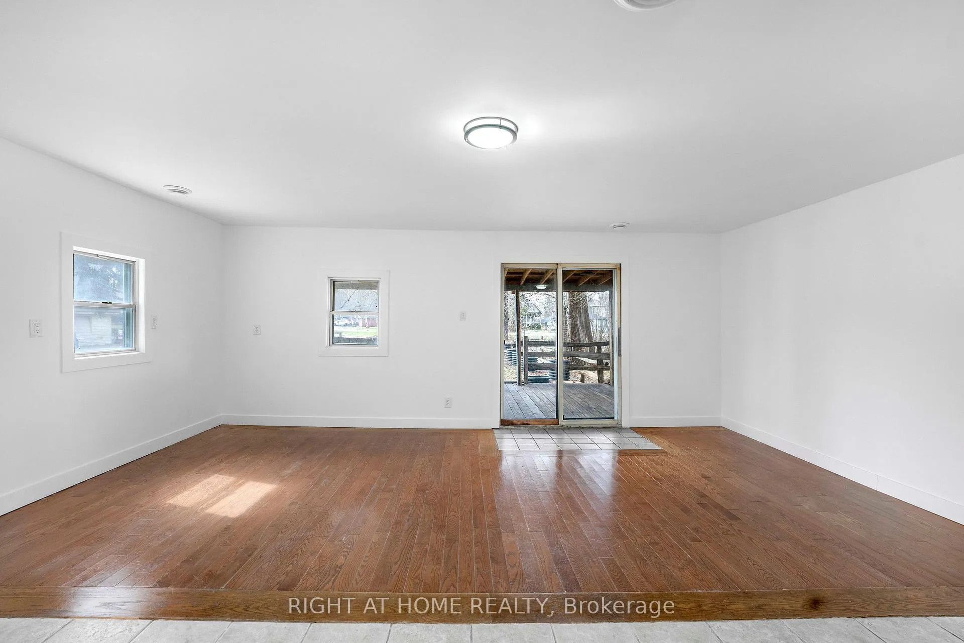 Photo 12 of 260 Beach Road, Innisfil, Gilford — HOMEH