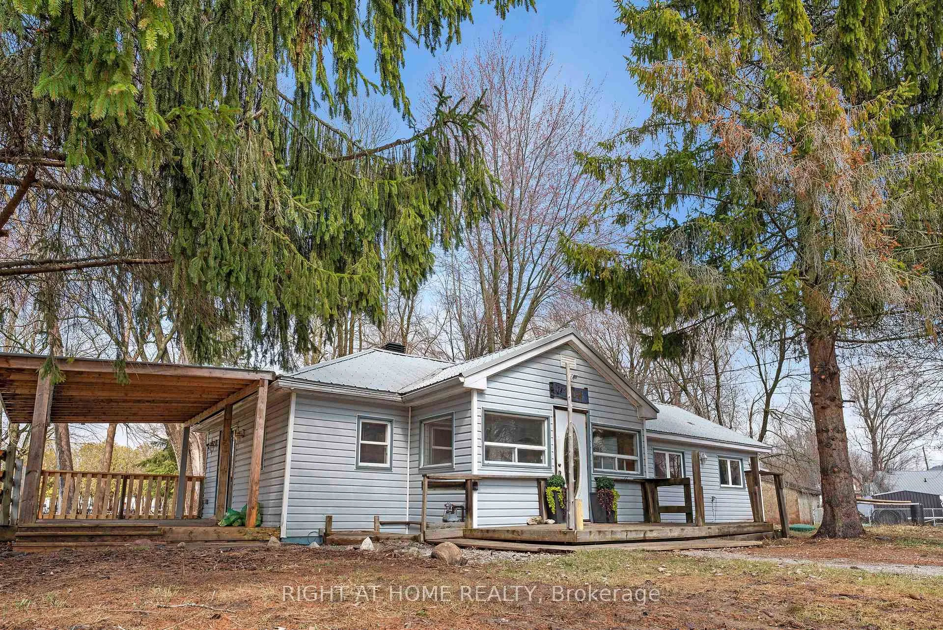 Photo 31 of 260 Beach Road, Innisfil, Gilford — HOMEH