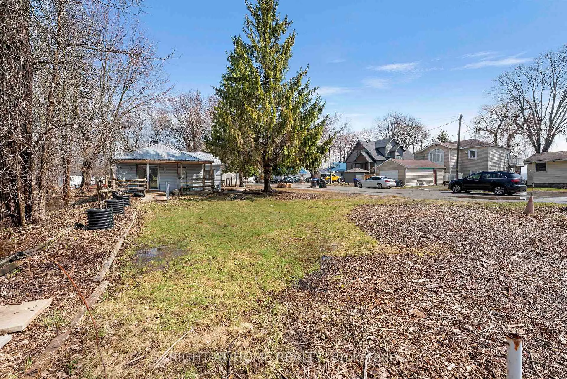 Photo 33 of 260 Beach Road, Innisfil, Gilford — HOMEH