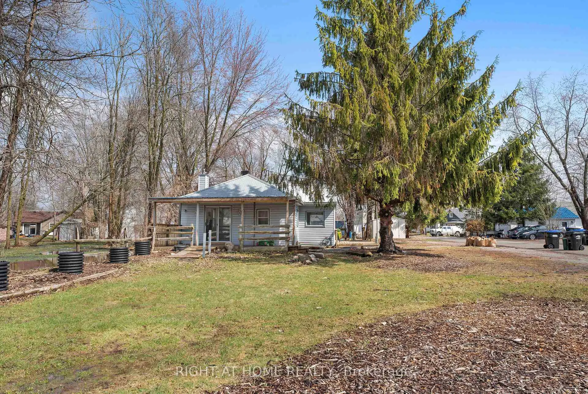 Photo 34 of 260 Beach Road, Innisfil, Gilford — HOMEH