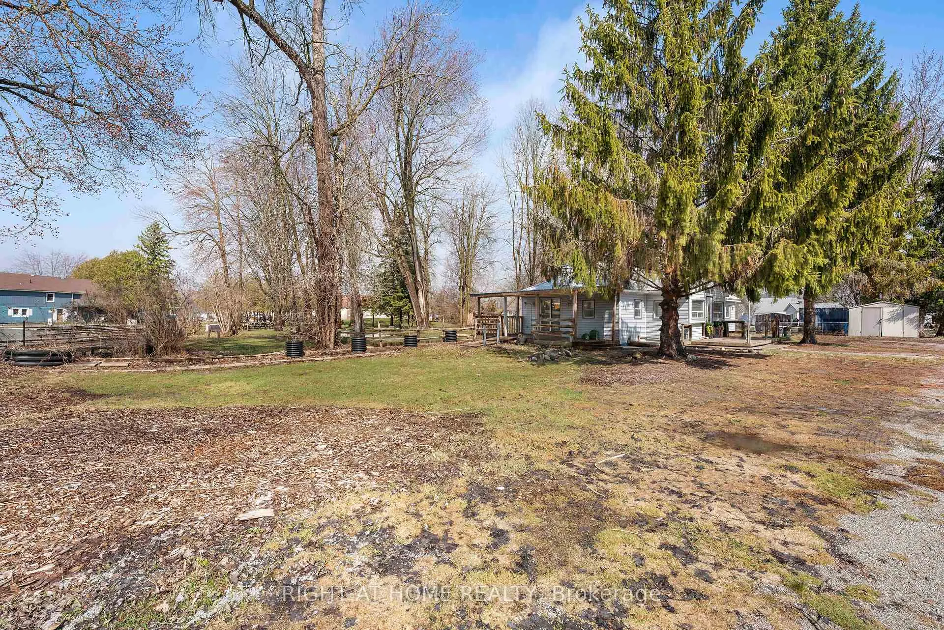 Photo 35 of 260 Beach Road, Innisfil, Gilford — HOMEH
