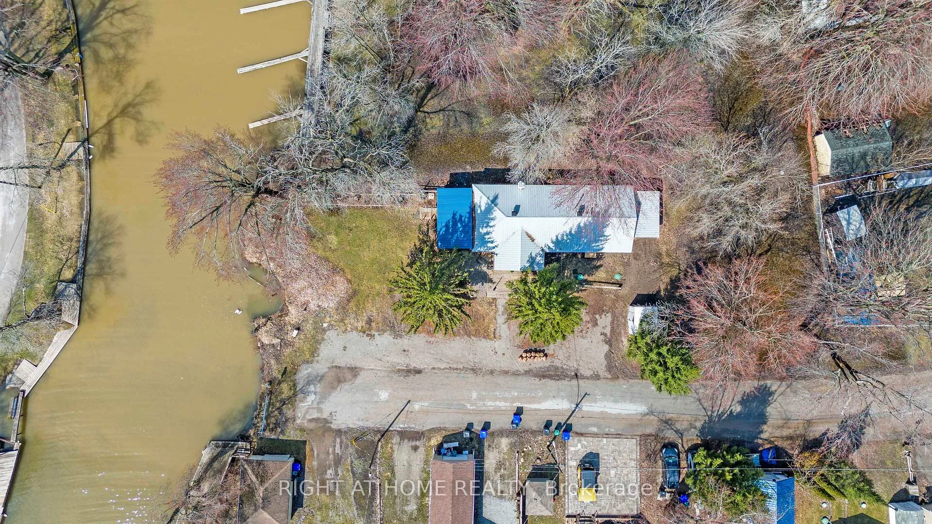 Photo 42 of 260 Beach Road, Innisfil, Gilford — HOMEH
